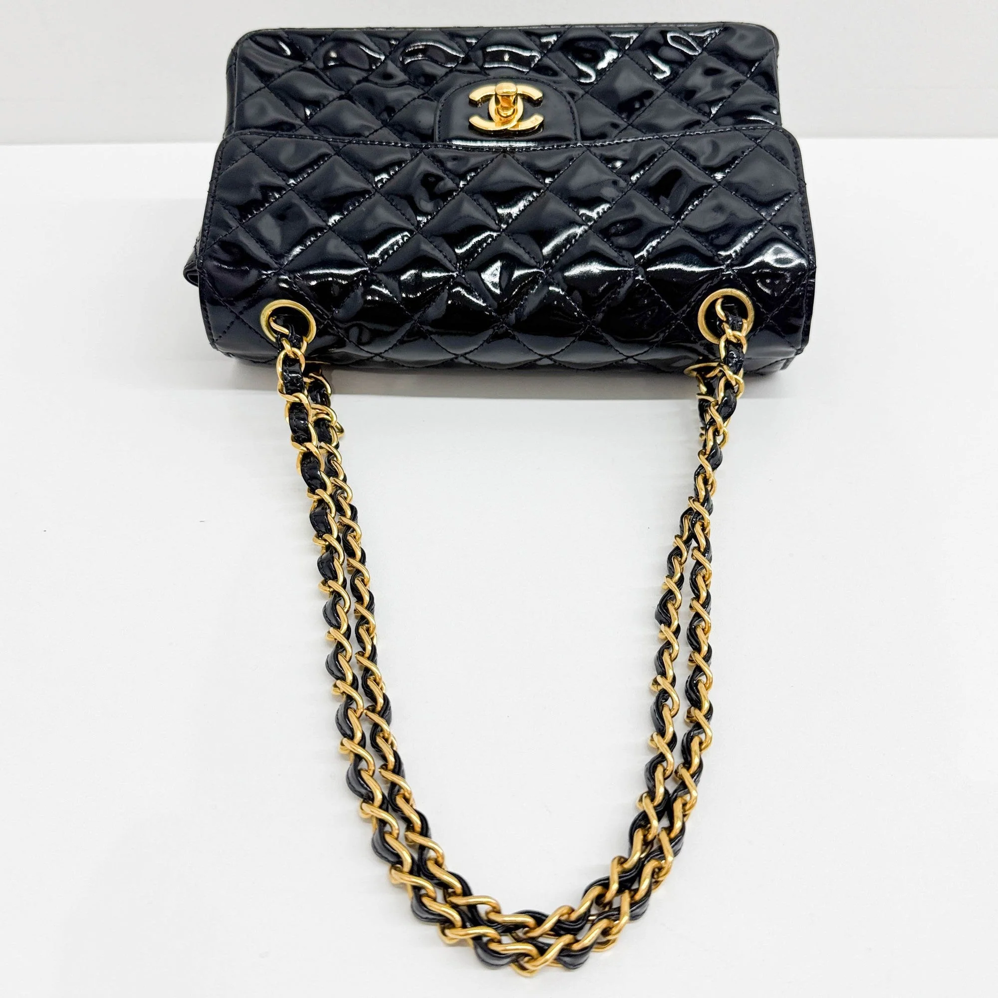 Classic Double Sided Flap 1996-1997 Matelasse Black Patent Leather Shoulder Bag - Image 9