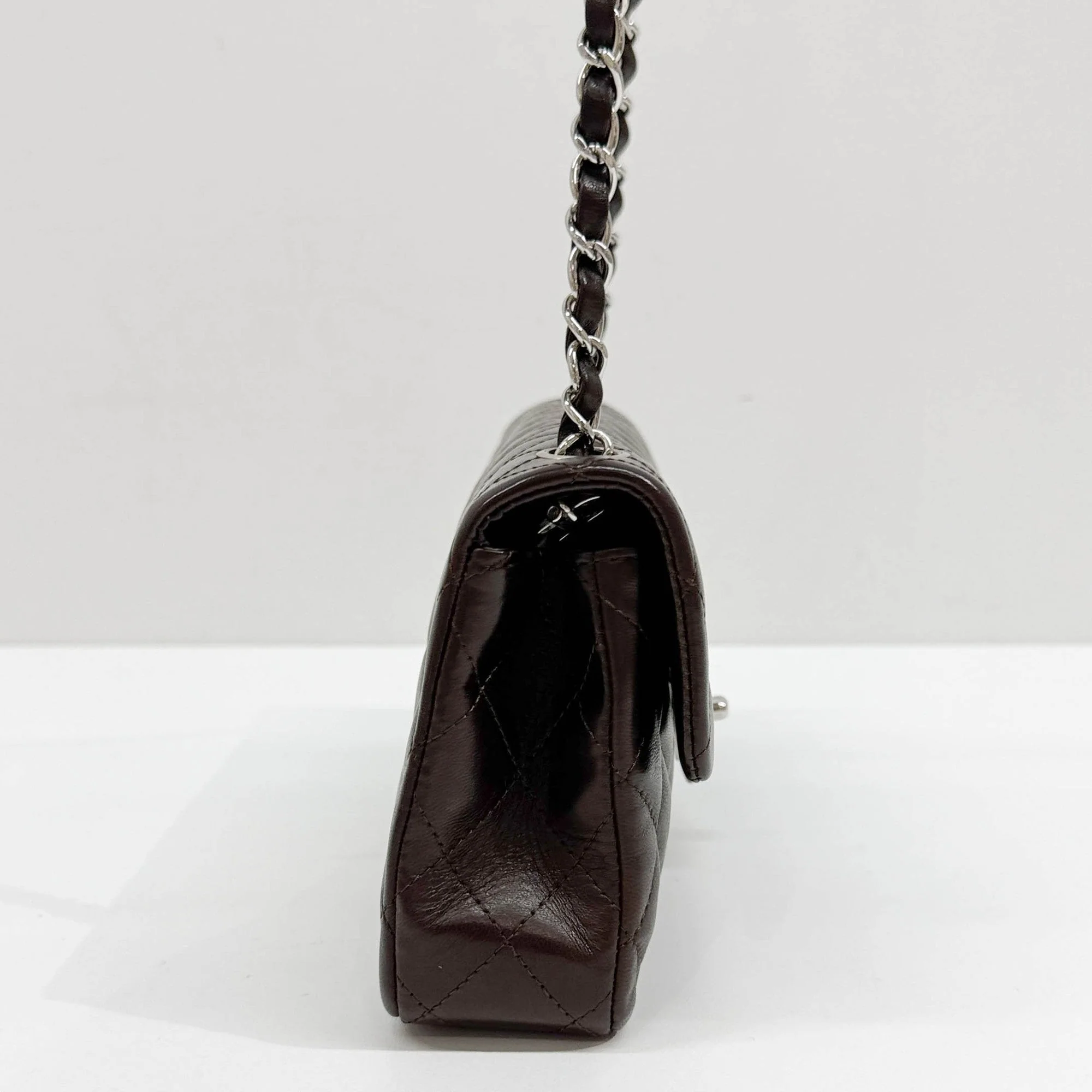 Classic Single Flap 2005-2006 Brown Leather Shoulder Bag - Image 6
