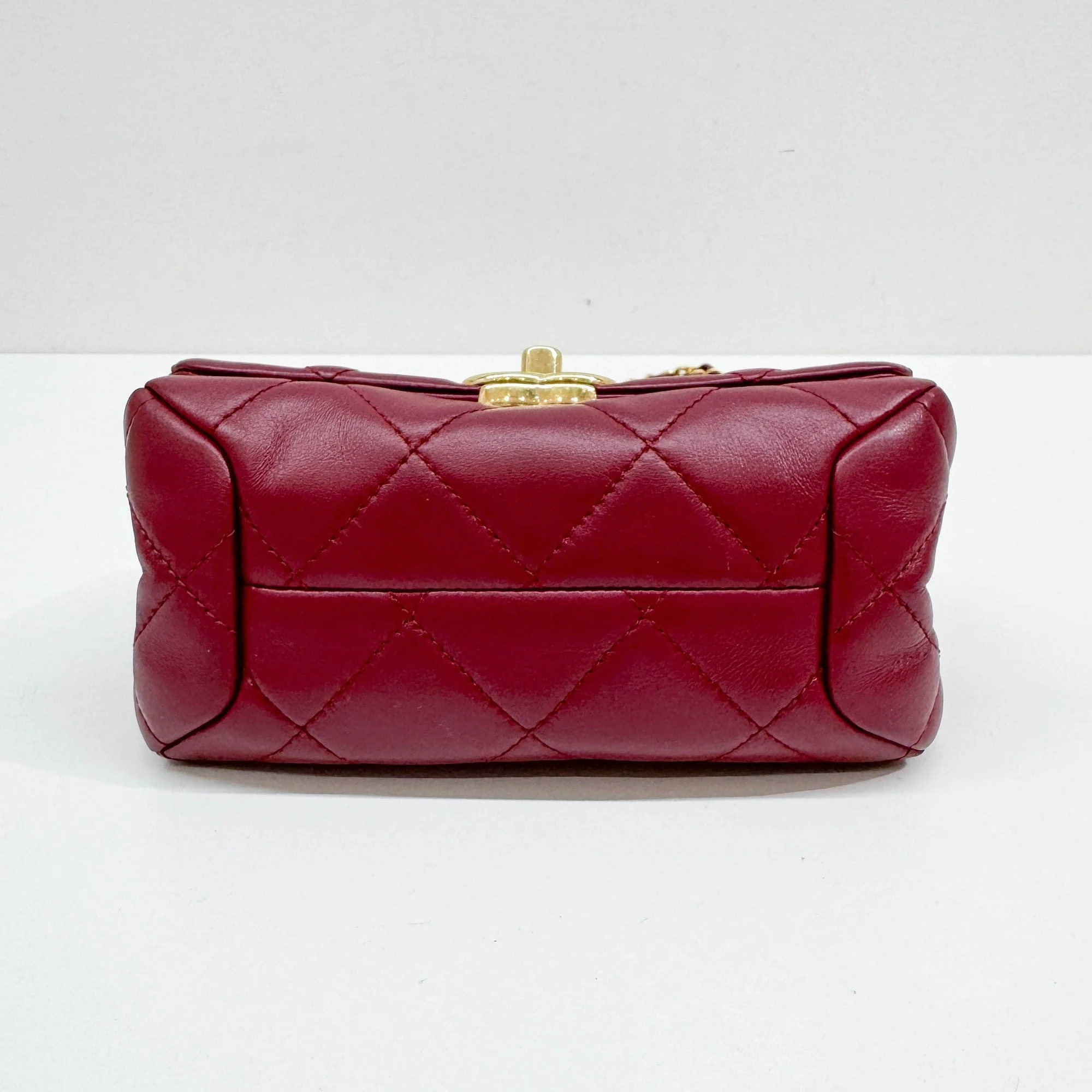 Color Match Flap 2021-2026 Matelasse Red Leather Two Way Bag - Image 9