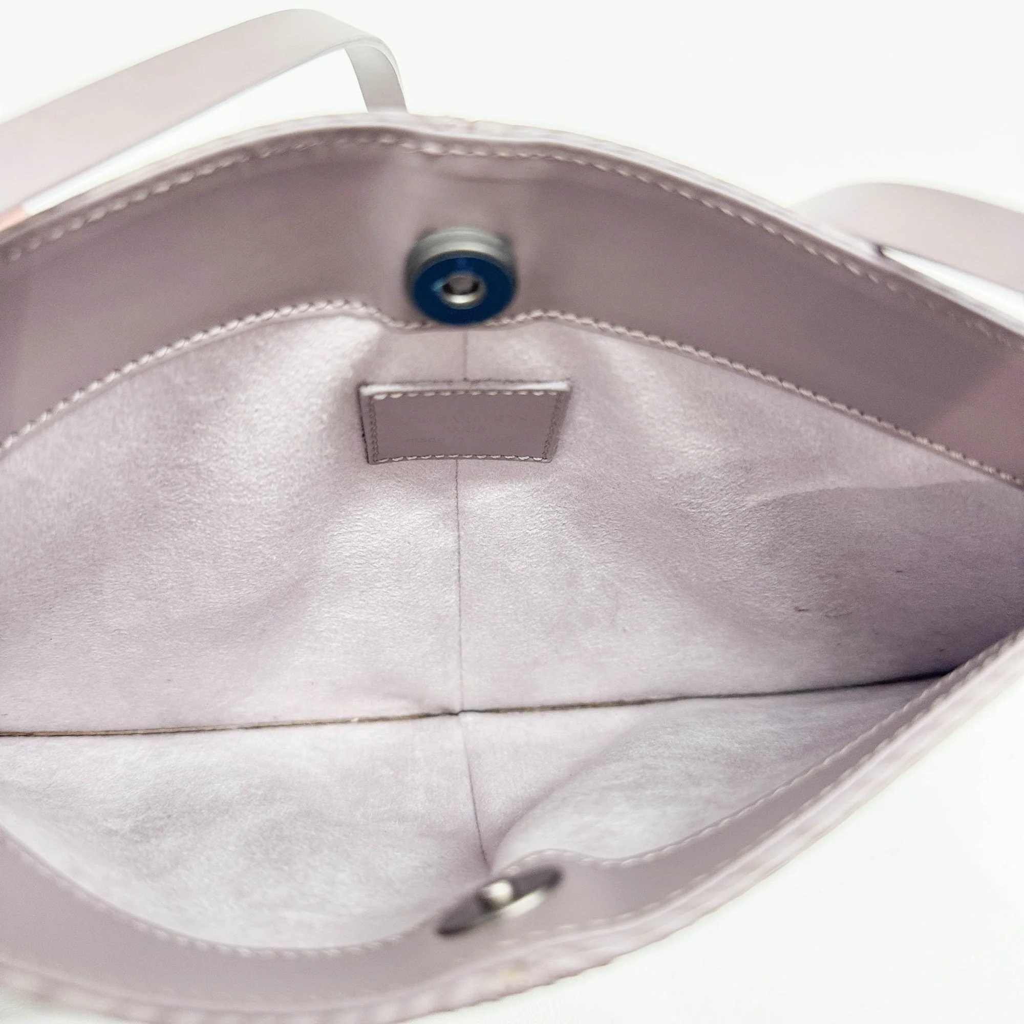Epi Demi-Lune Lilac Leather Shoulder Bag - Image 12
