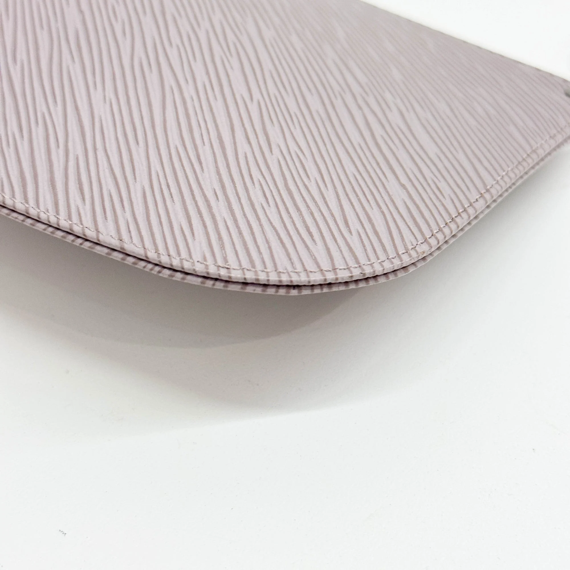 Epi Demi-Lune Lilac Leather Shoulder Bag - Image 9