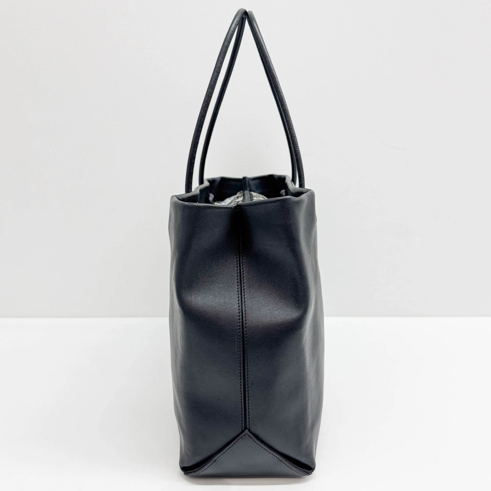Essential 31 Rue Cambon Shopping 2008-2009 Black Leather Shoulder Bag - Image 4