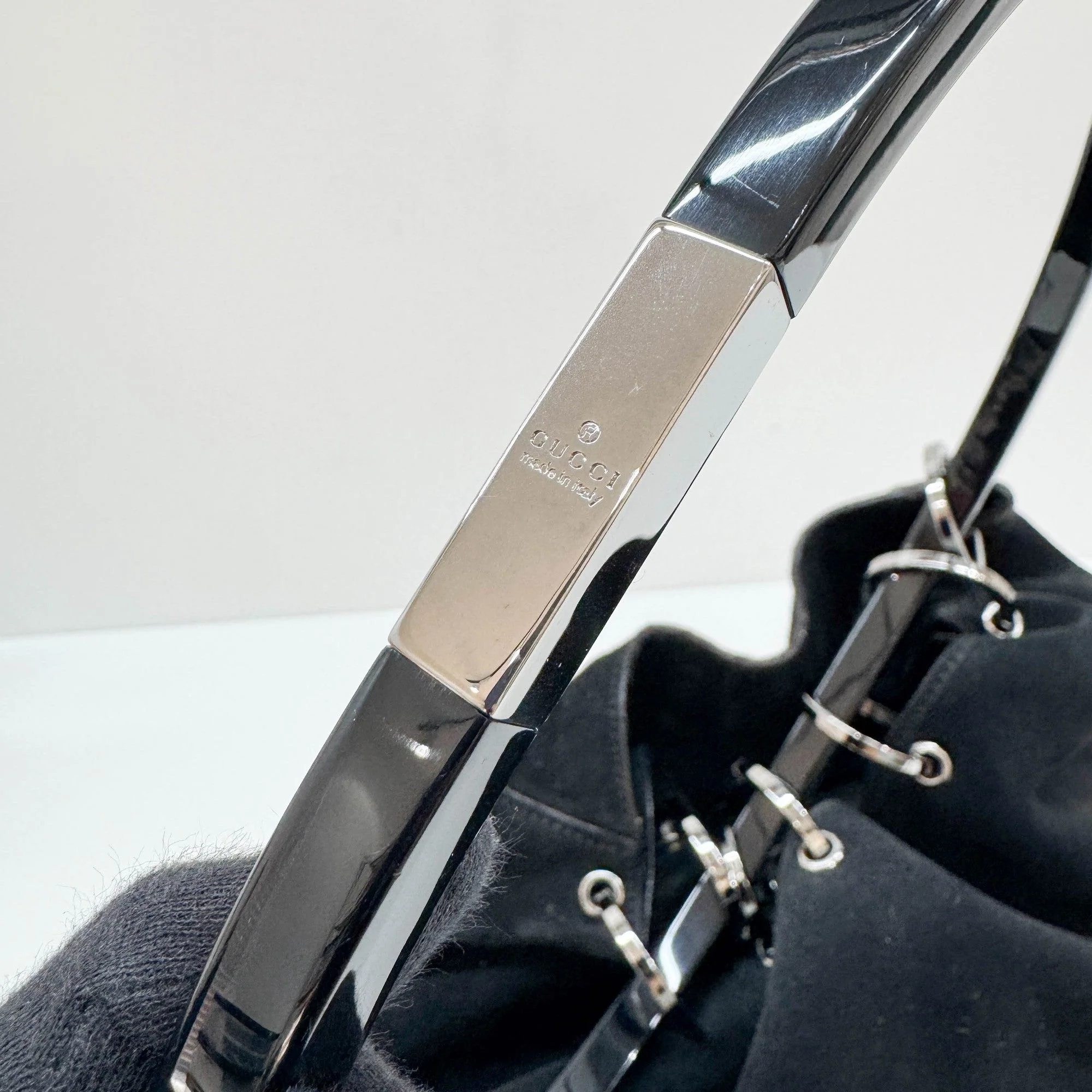 Fall 1999 Tom Ford Black Suede Acrylic Ring Handbag - Image 15