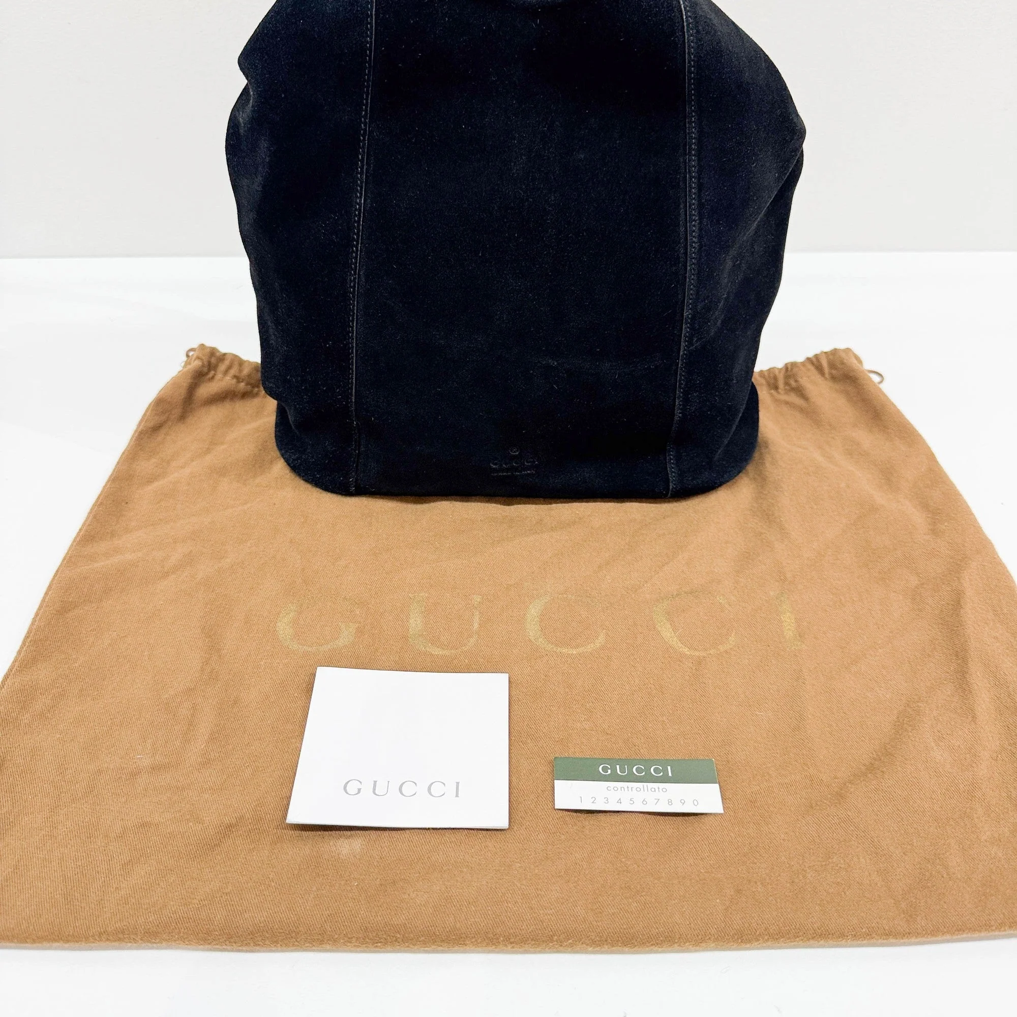 Fall 1999 Tom Ford Black Suede Acrylic Ring Handbag - Image 4