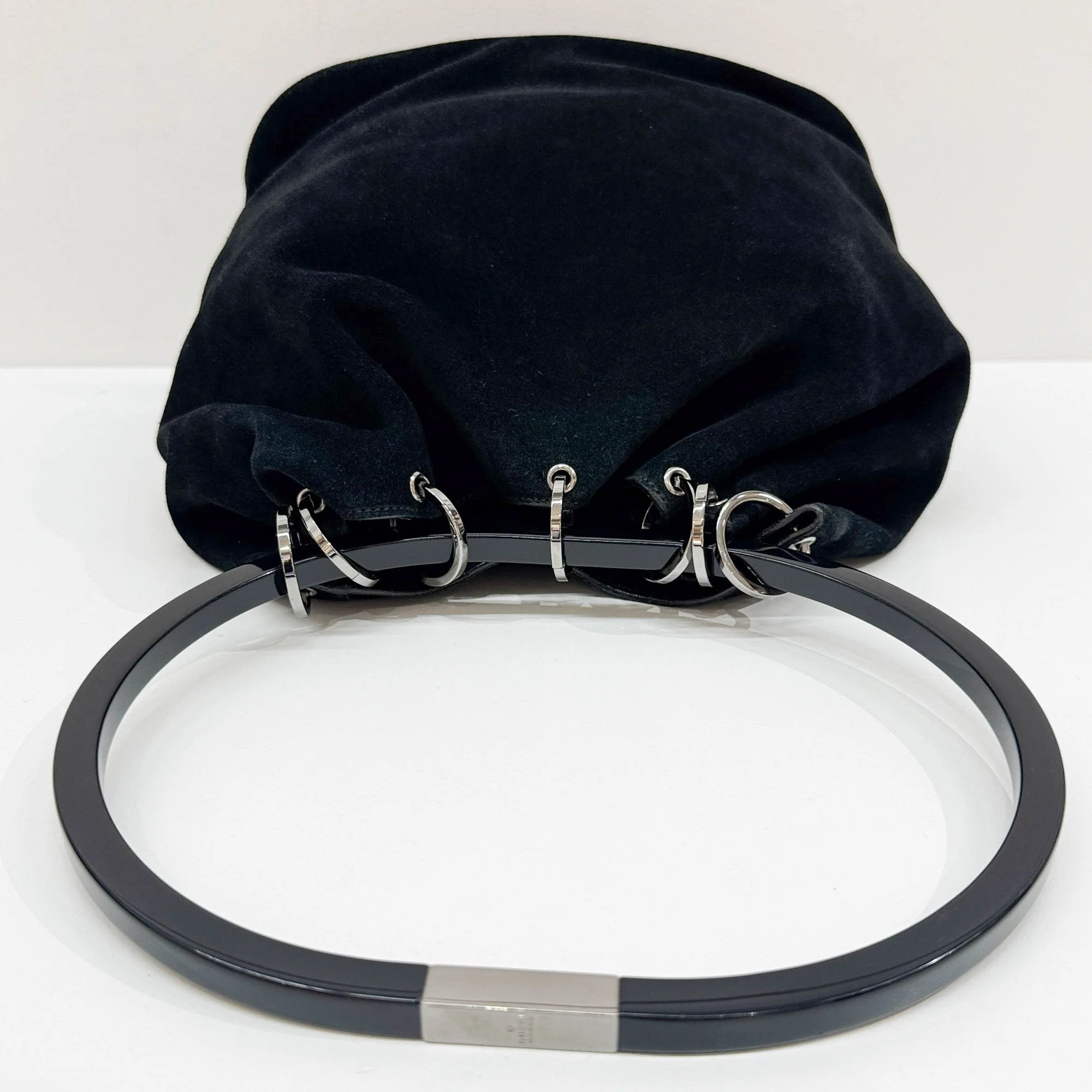 Fall 1999 Tom Ford Black Suede Acrylic Ring Handbag - Image 7
