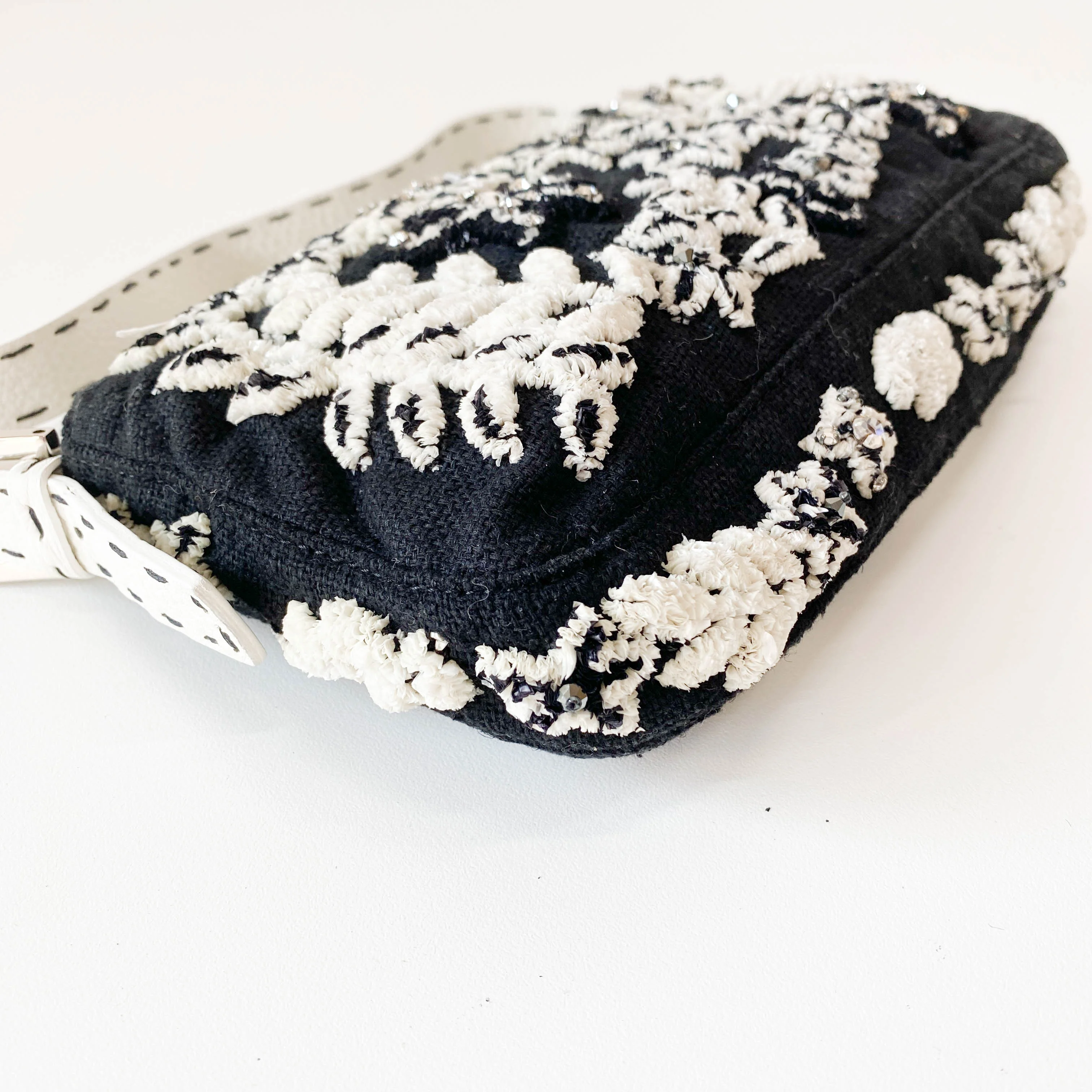 Floral Selleria Beaded Baguette - Image 10