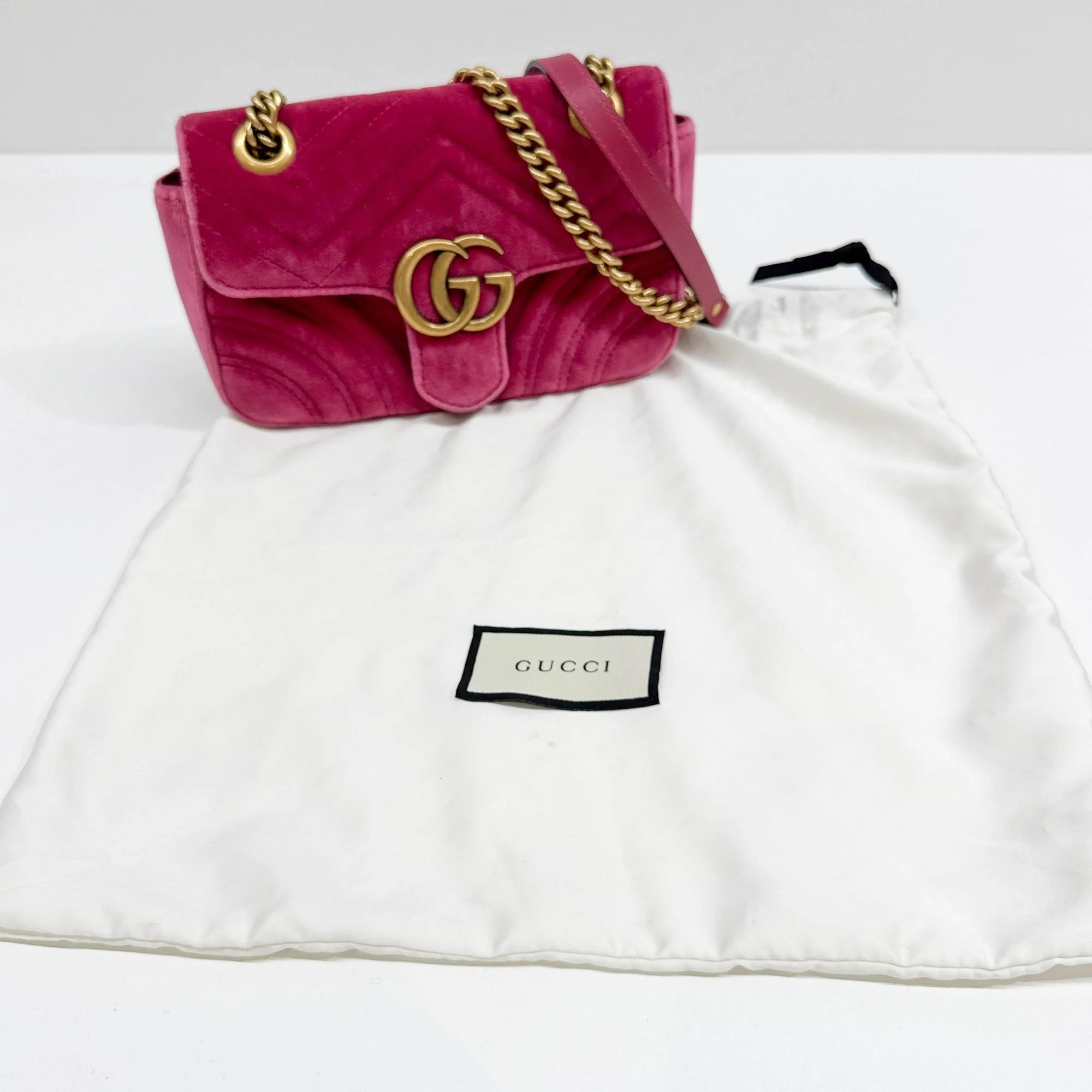 GG Marmont Pink Suede Shoulder Bag - Image 4