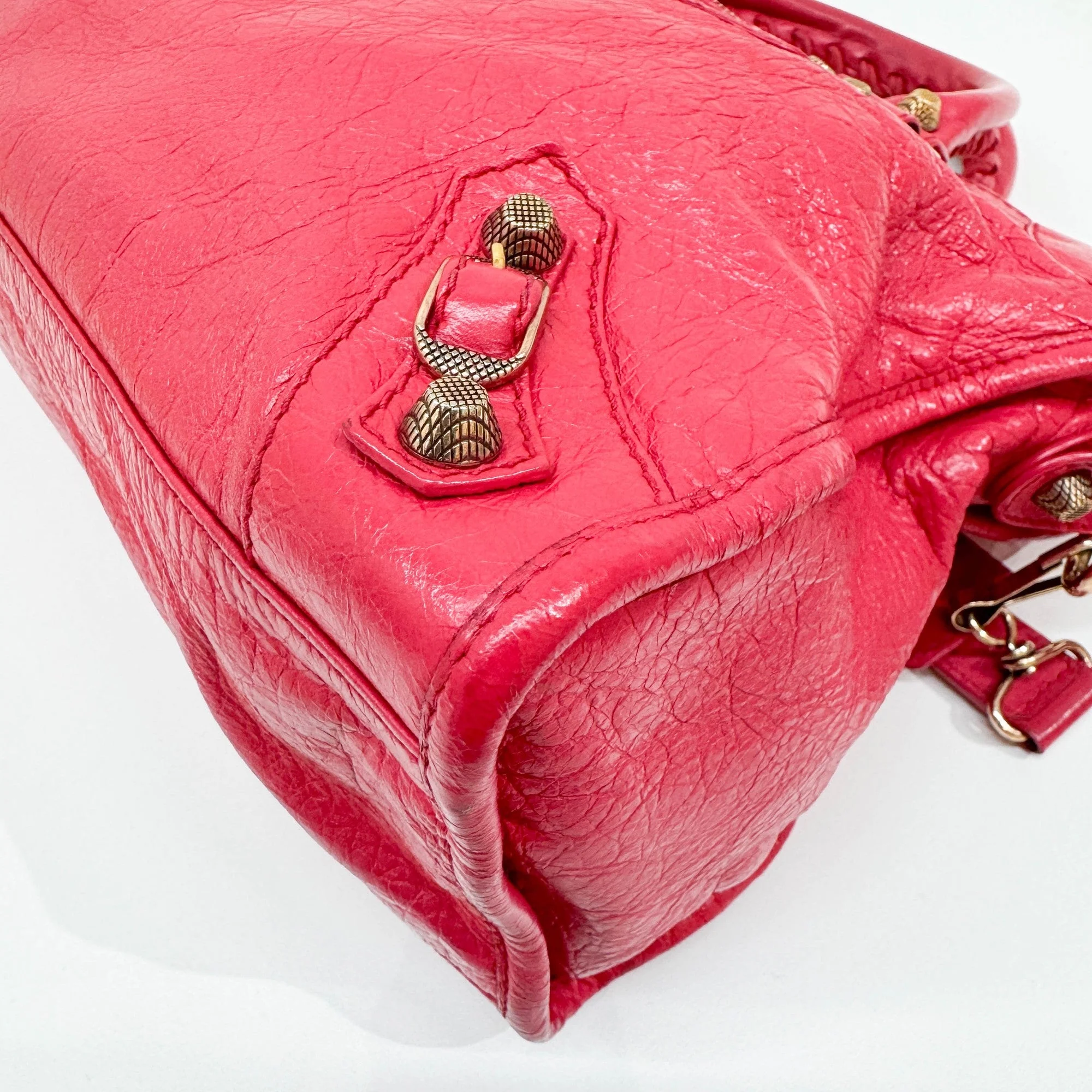 Giant 12 The City Raspberry Leather Two Way Bag - Image 9
