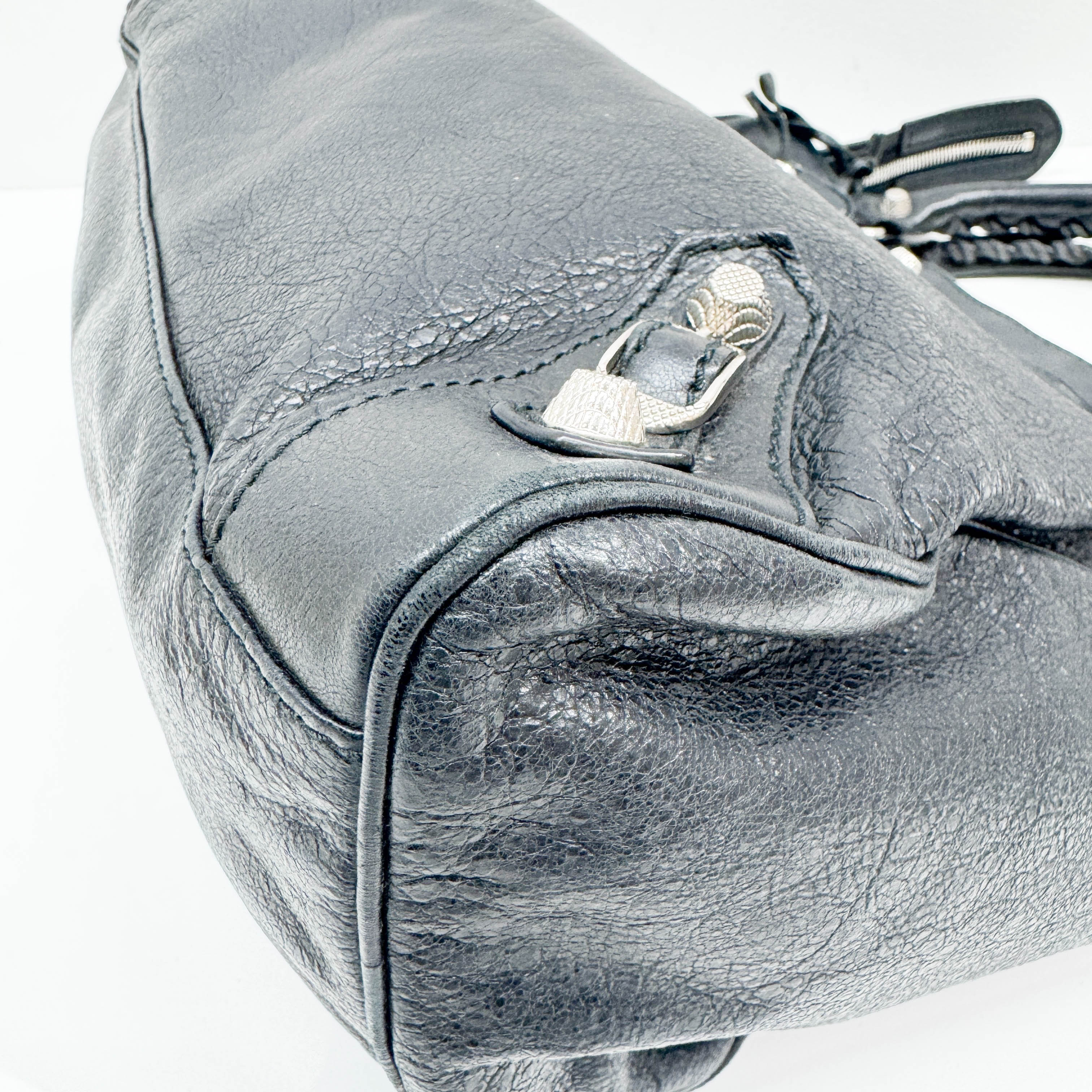 Giant 12 Velo Black Leather Two Way Bag - Image 11