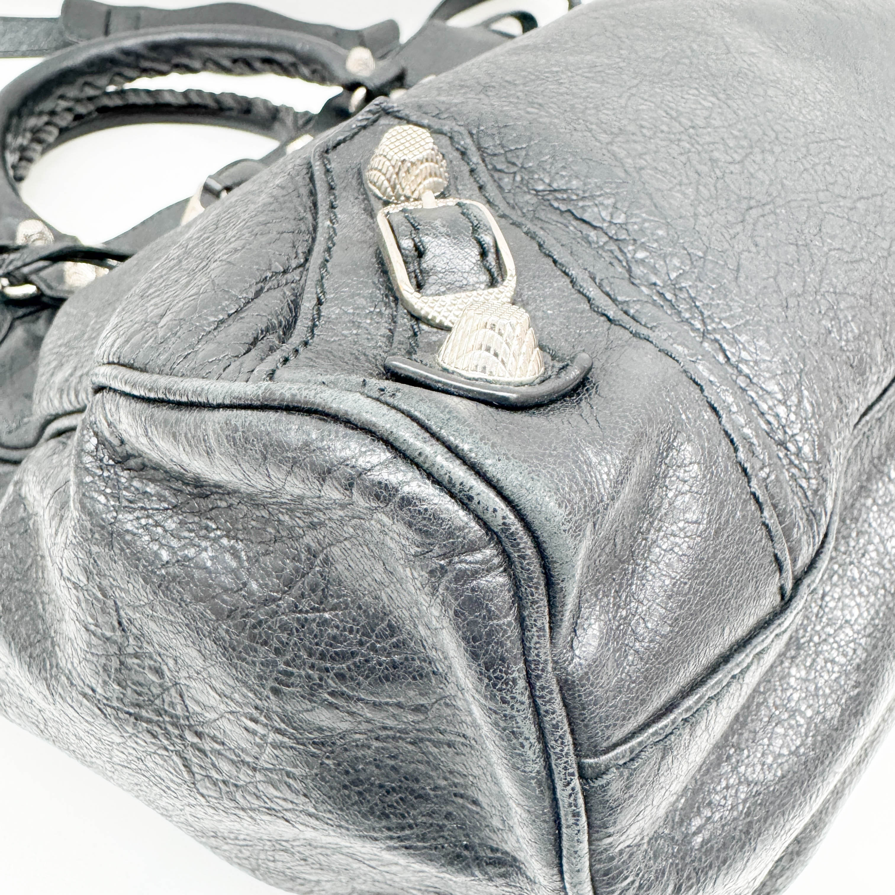 Giant 12 Velo Black Leather Two Way Bag - Image 12