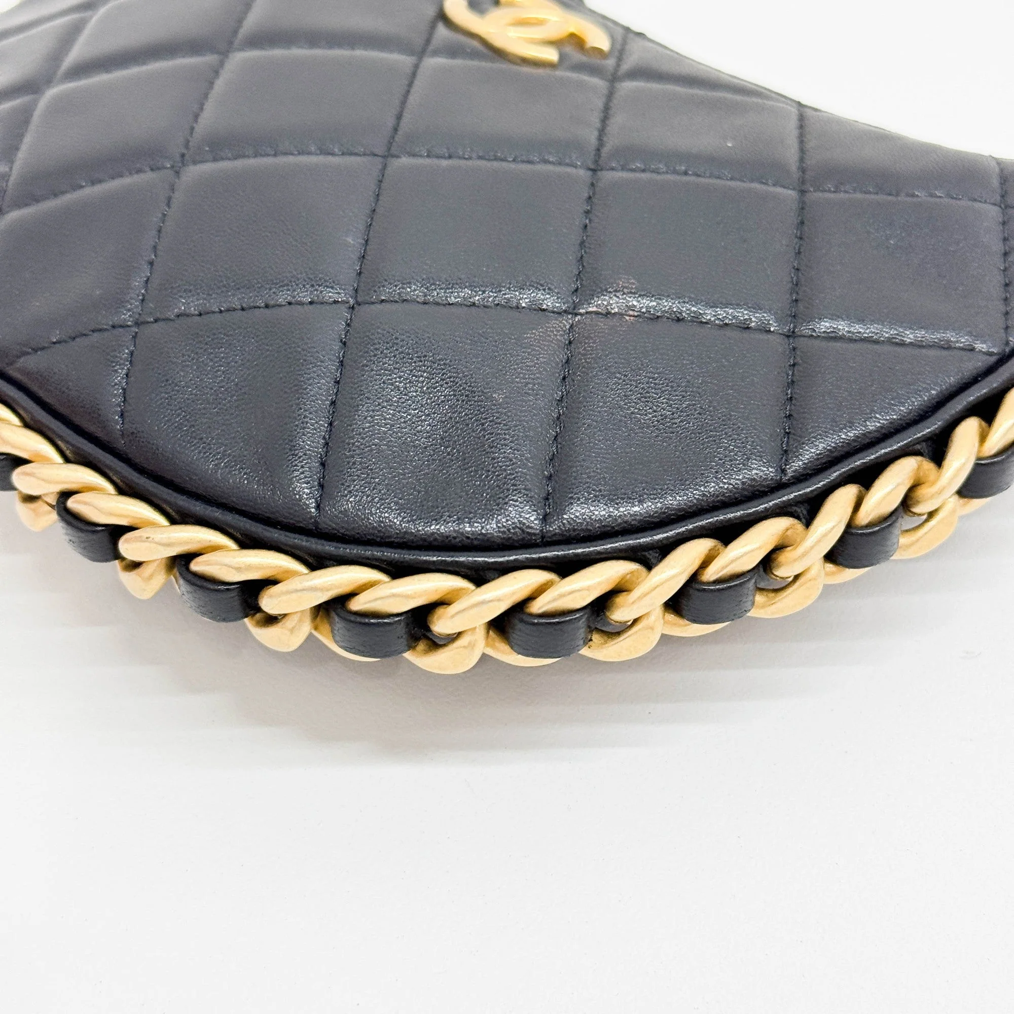 Gold Chain Lining Black Matelasse Leather Handle Bag - Image 10