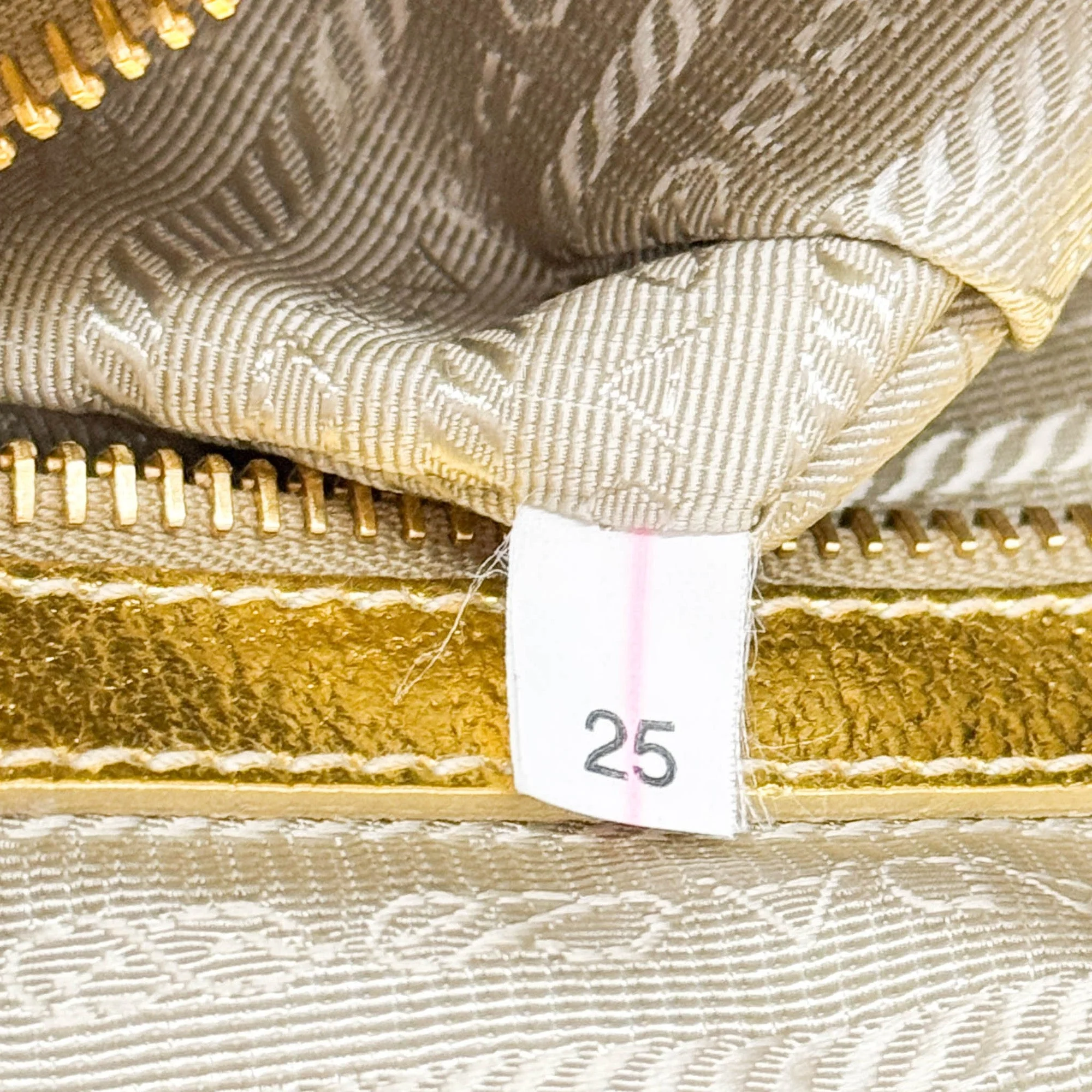 Gold Raffia Chain Shoulder Bag - Image 16
