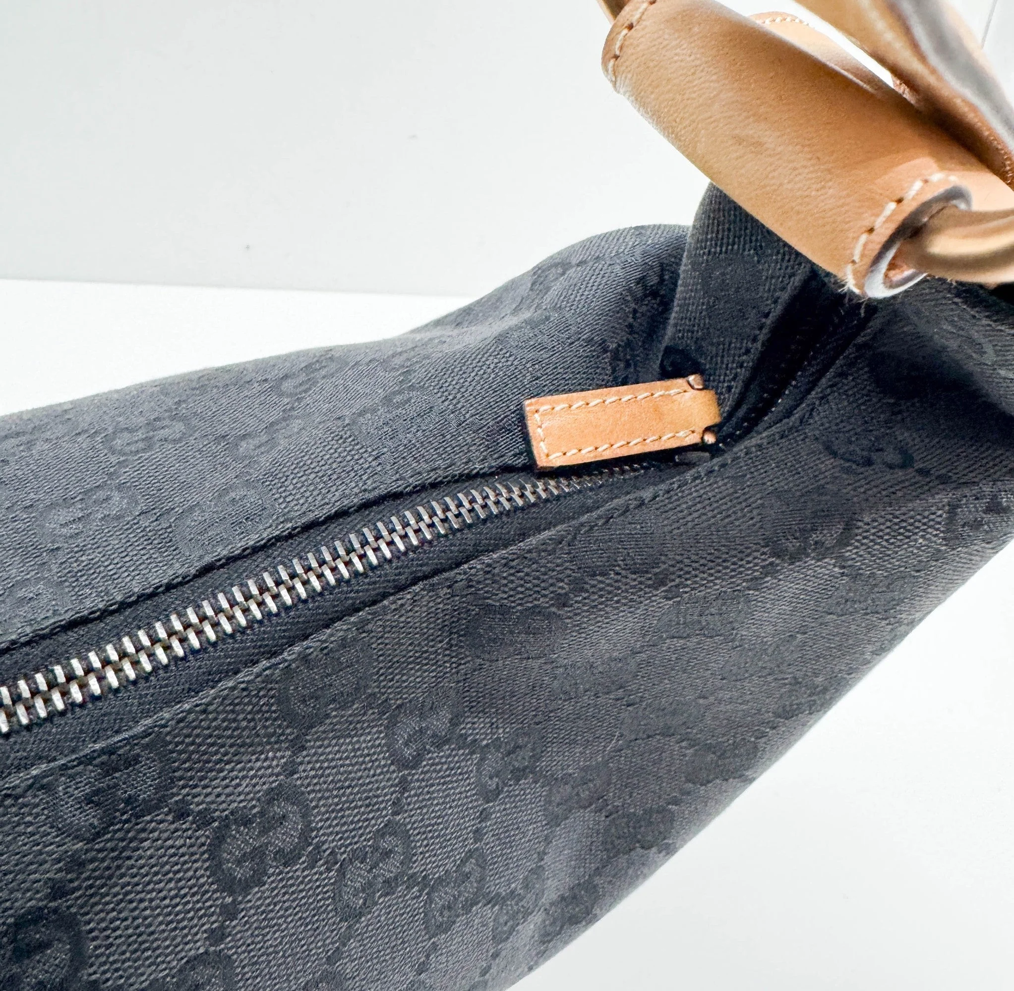 Horsebit Black GG Canvas Shoulder Bag - Image 15