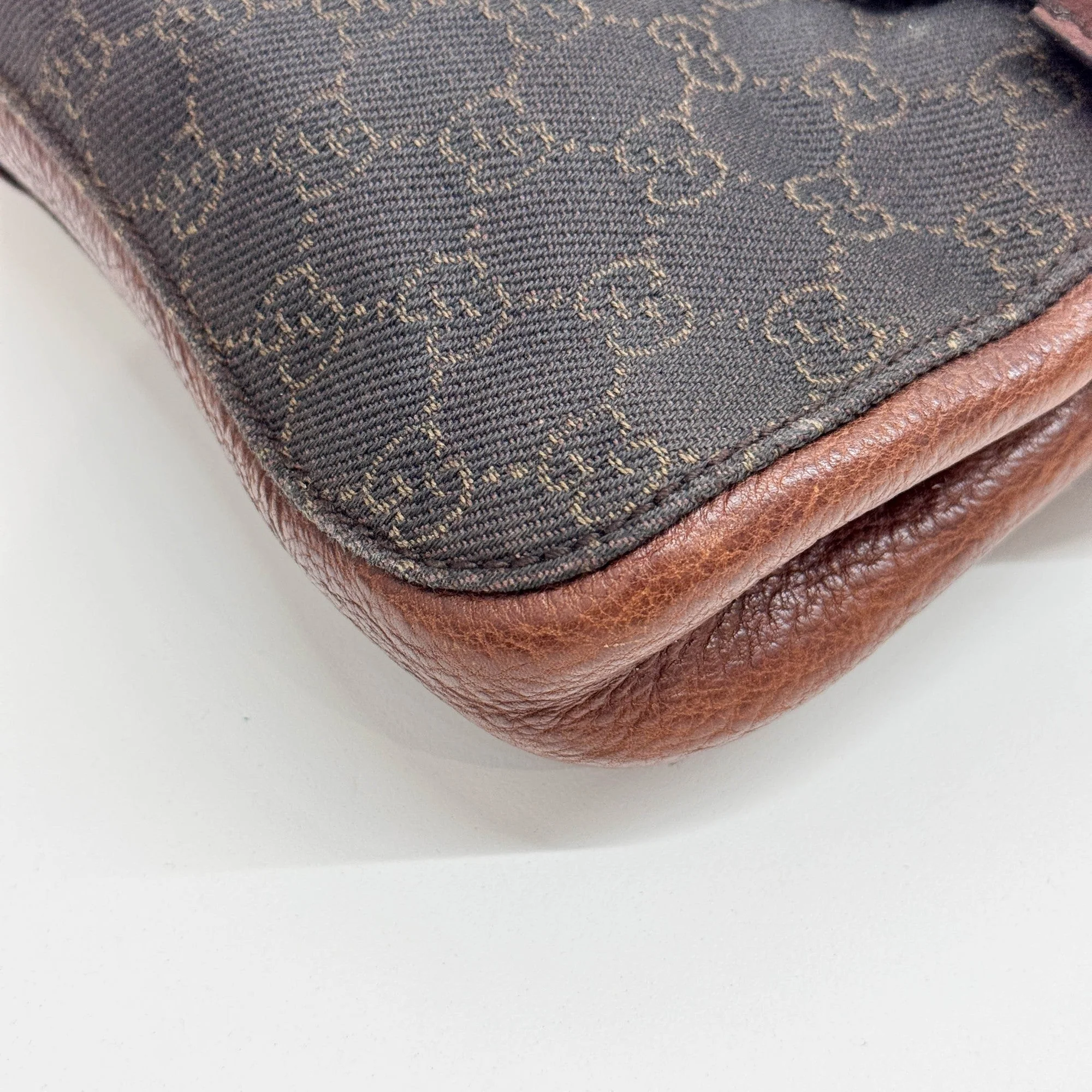 Horsebit Brown GG Canvas Shoulder Bag - Image 11