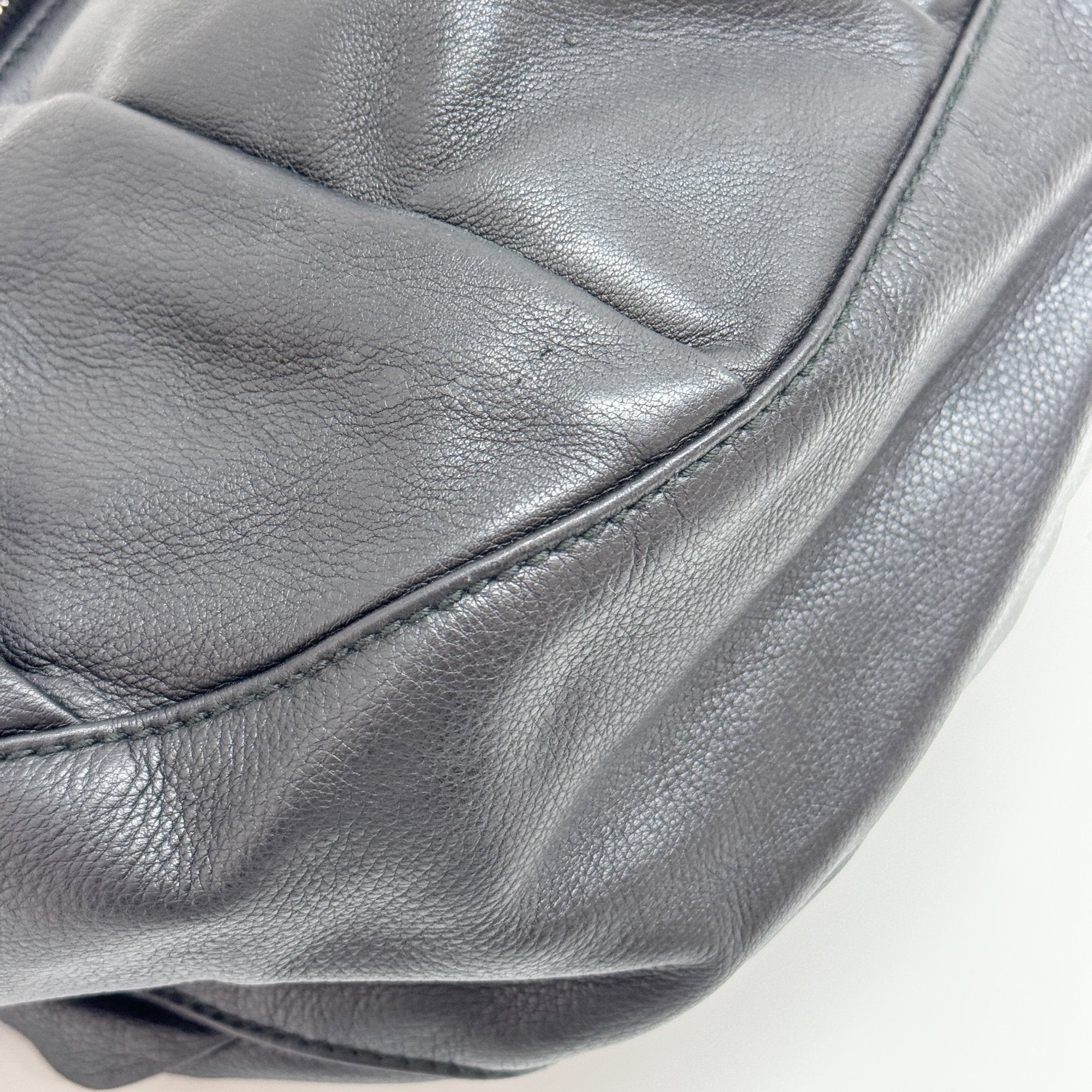 Icon Bit Black Leather Shoulder Bag - Image 8
