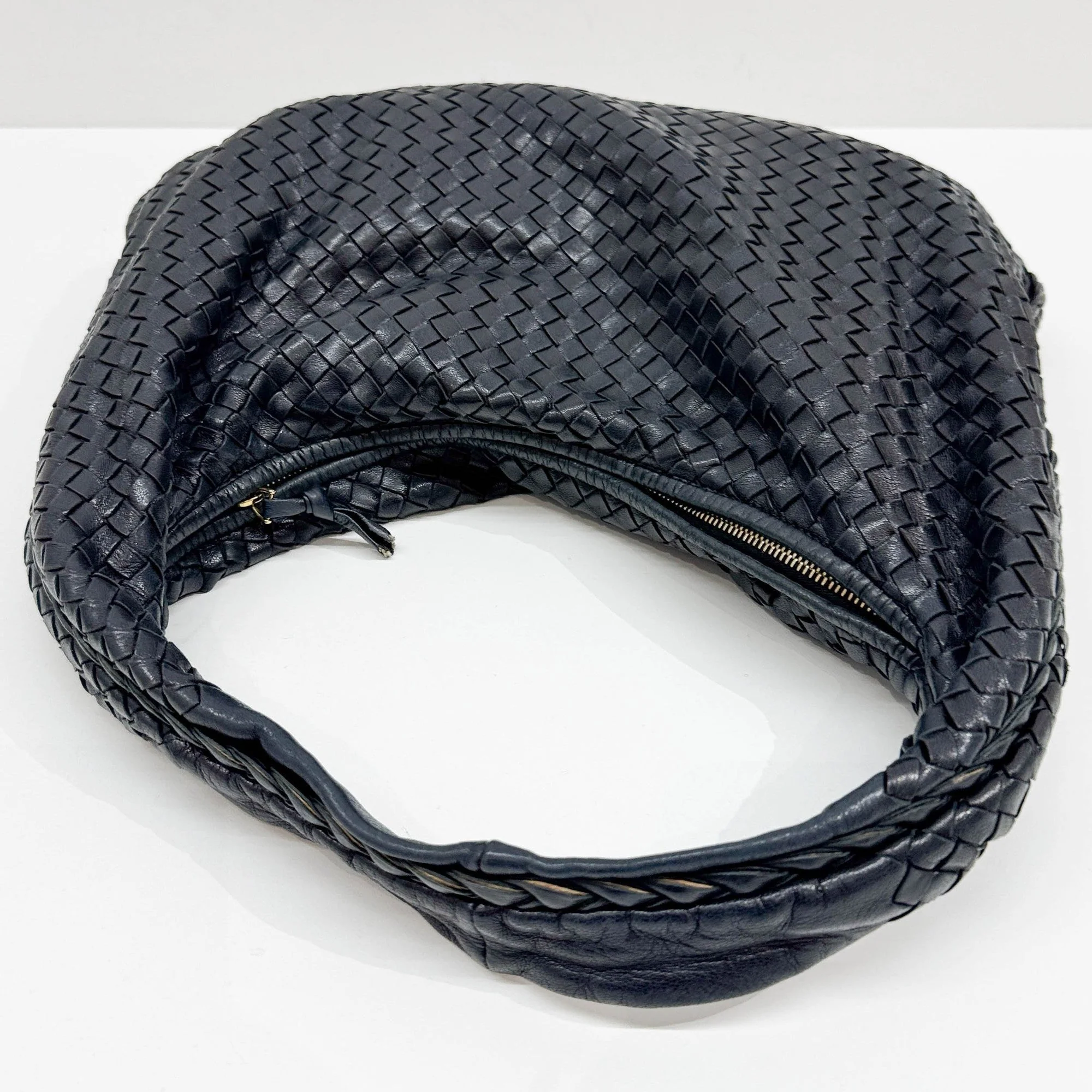 Intrecciato Black Leather Hobo Bag - Image 6