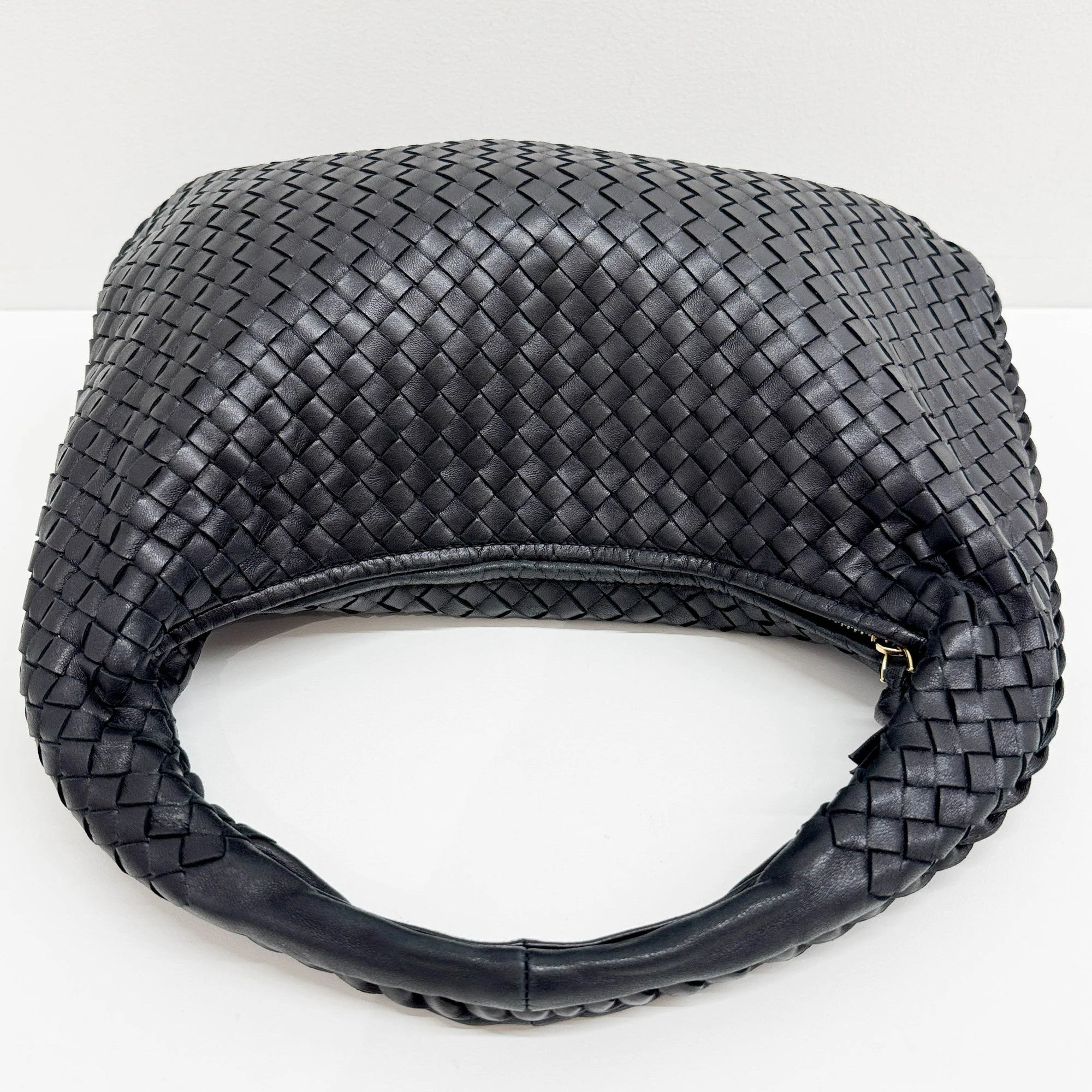 Intrecciato Black Leather Hobo Shoulder Bag - Image 7
