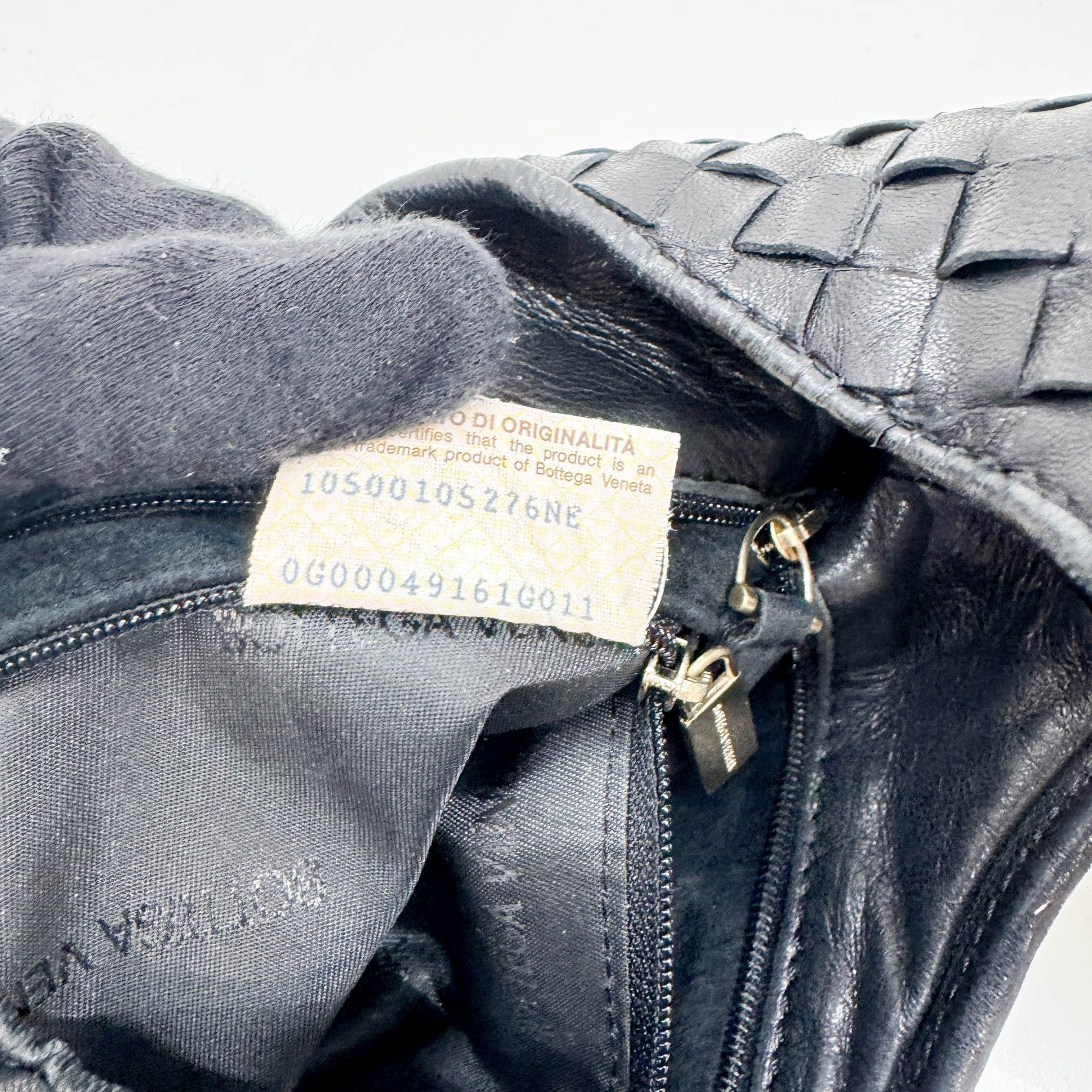 Intrecciato Black Leather Shoulder Bag - Image 13