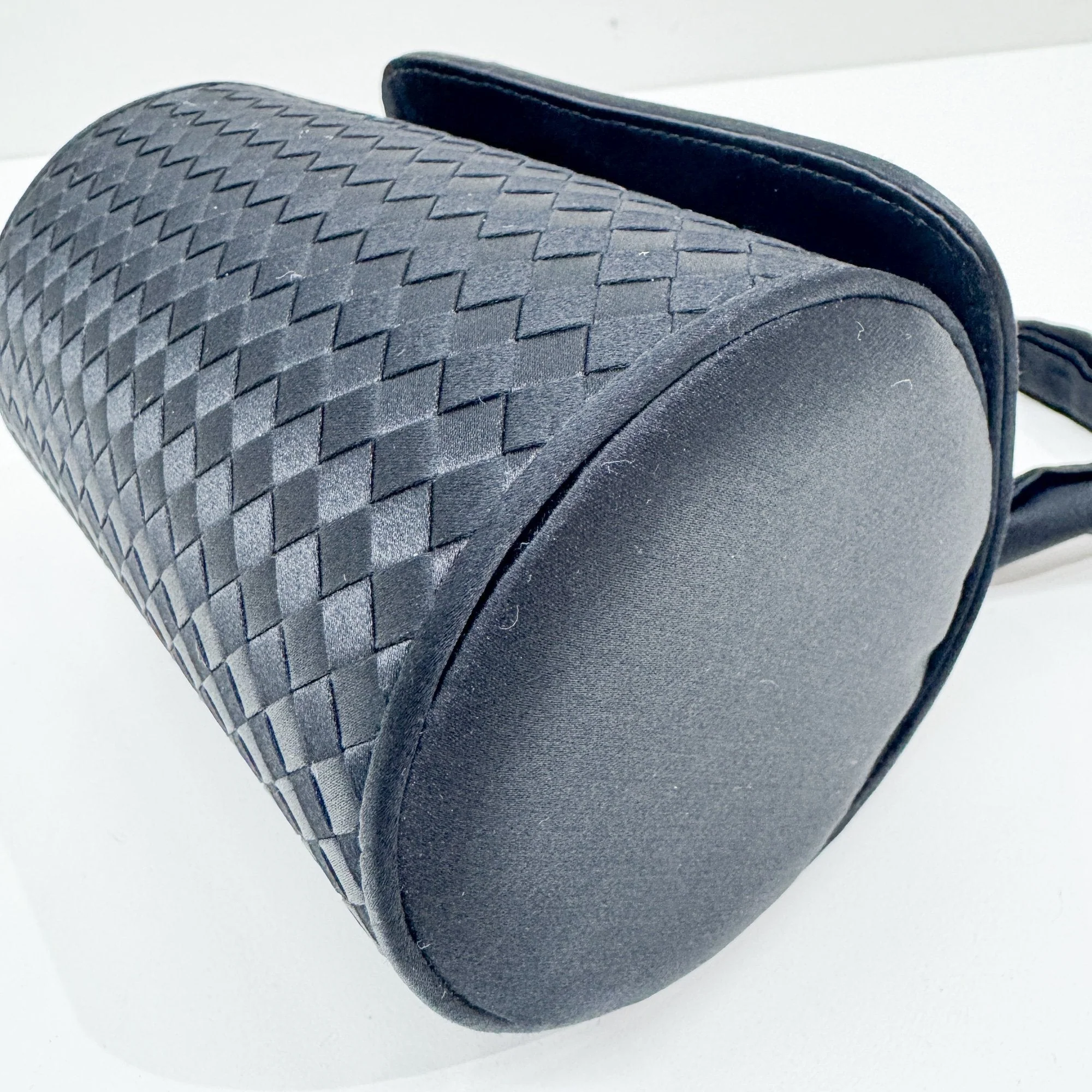 Intrecciato Black Satin Cylindrical Hand Bag - Image 9