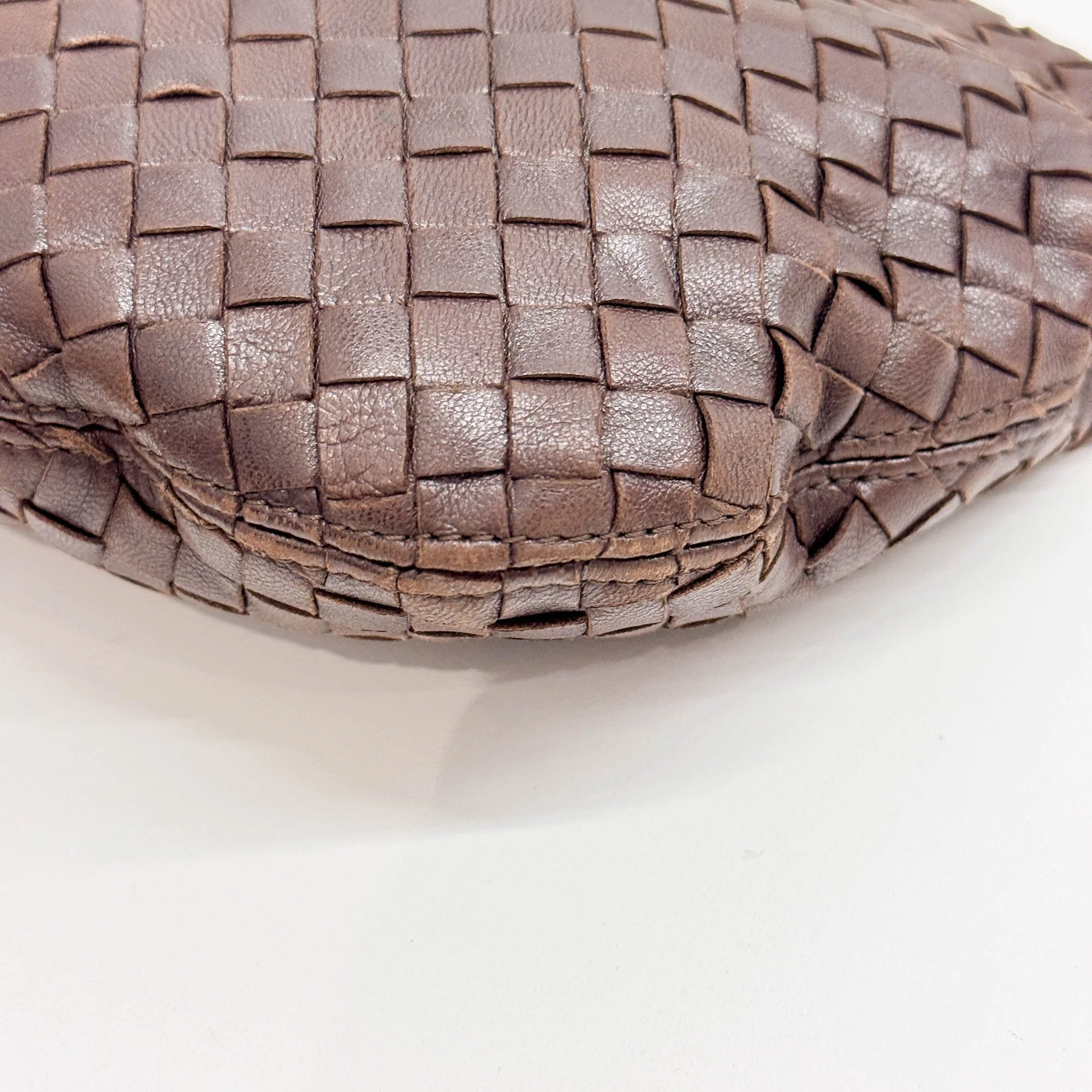 Intrecciato Brown Leather Shoulder Bag - Image 11