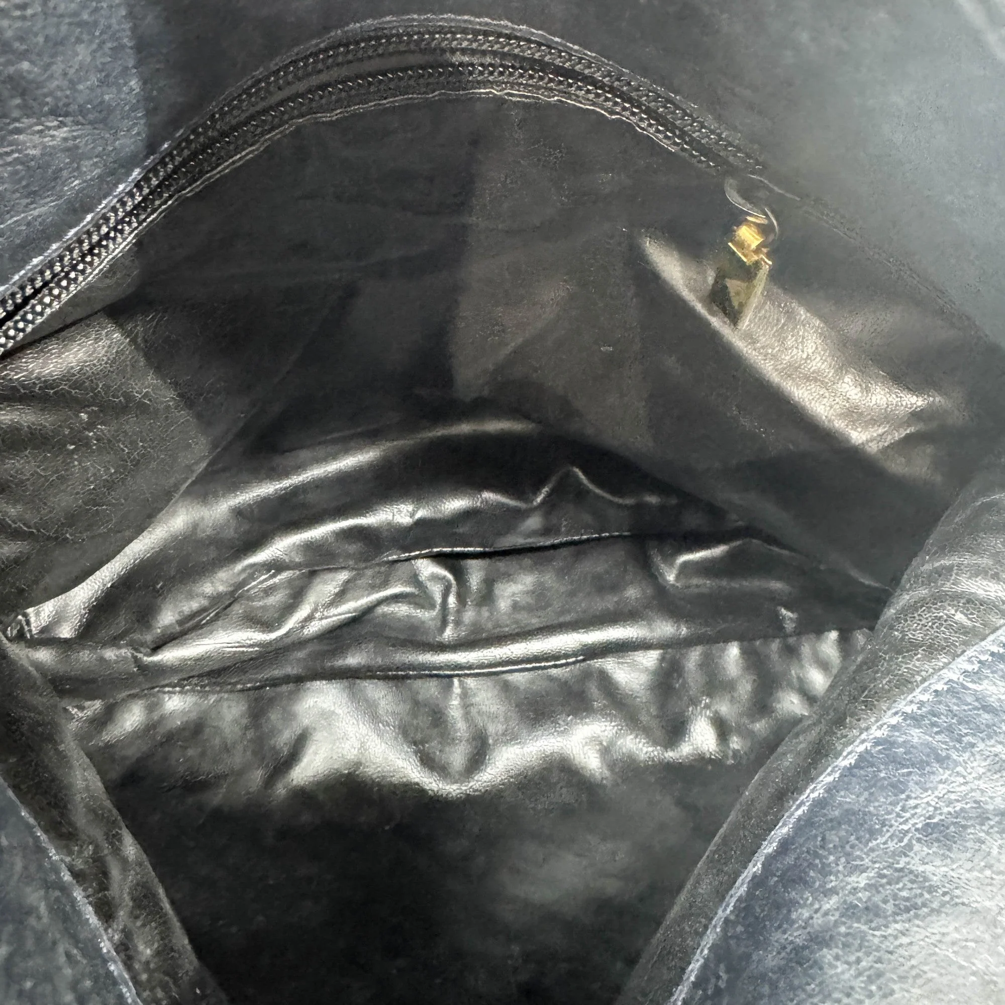 Intrecciato Dark Navy Leather Shoulder Bag - Image 12