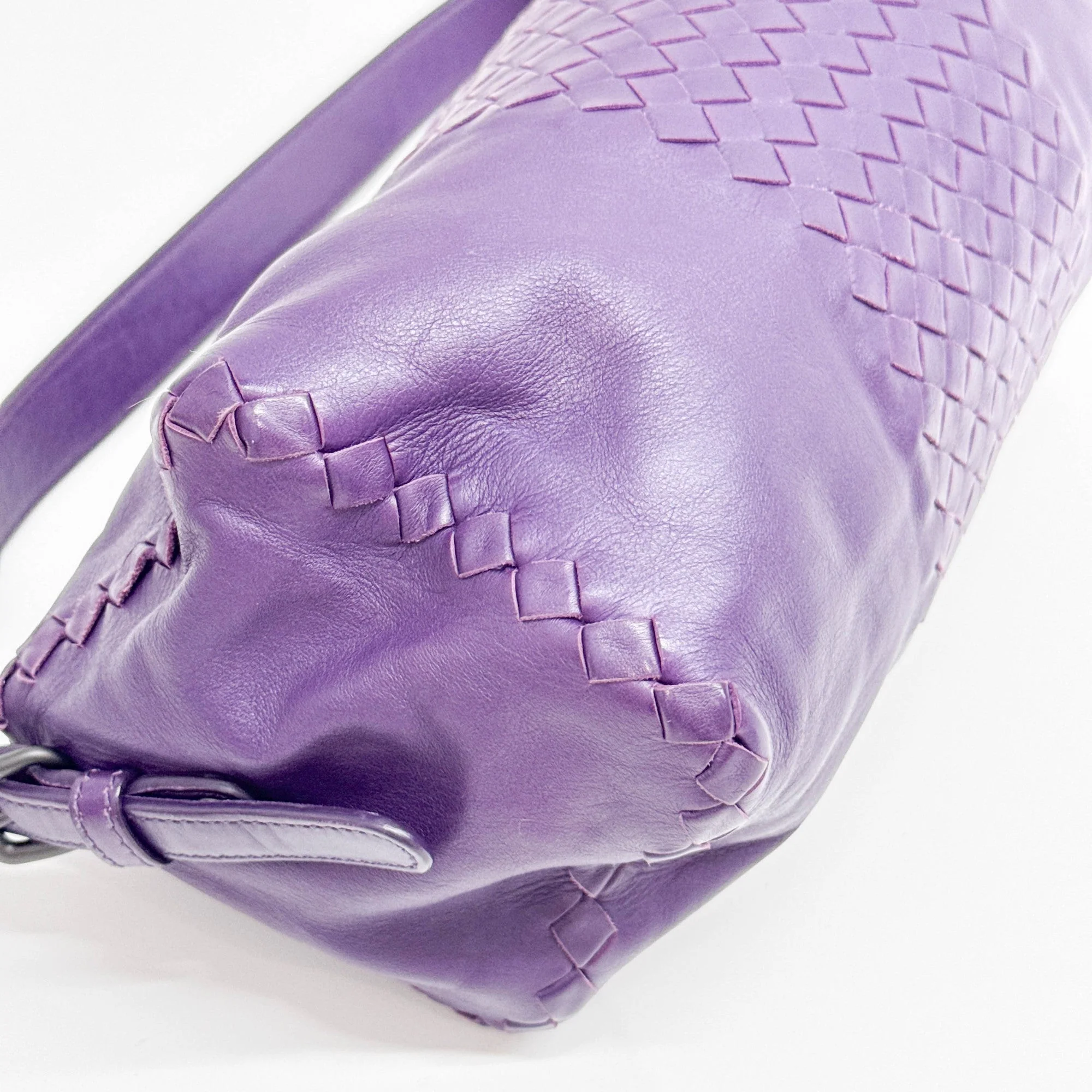 Intrecciato Purple Leather Shoulder Bag - Image 10