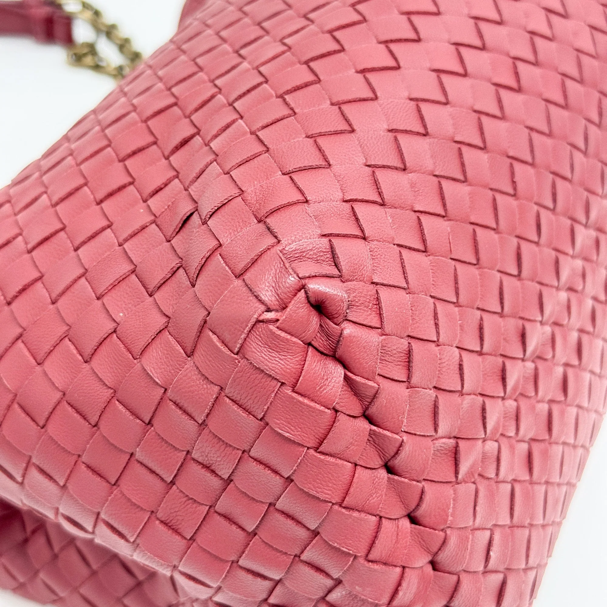 Intrecciato Red Leather Shoulder Bag - Image 11