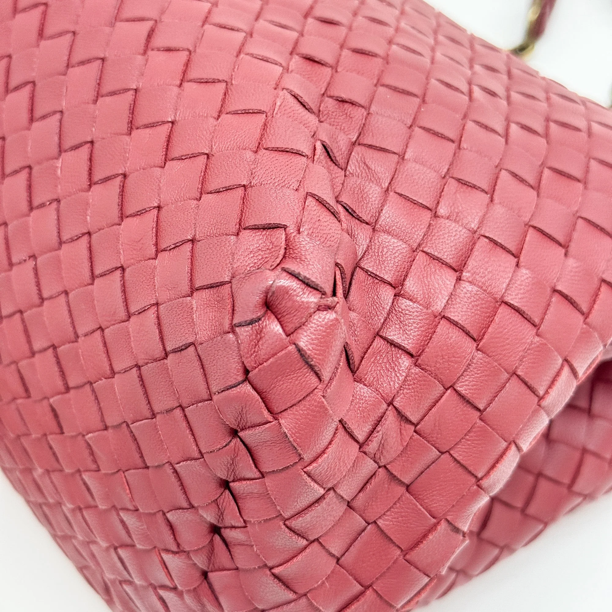 Intrecciato Red Leather Shoulder Bag - Image 12