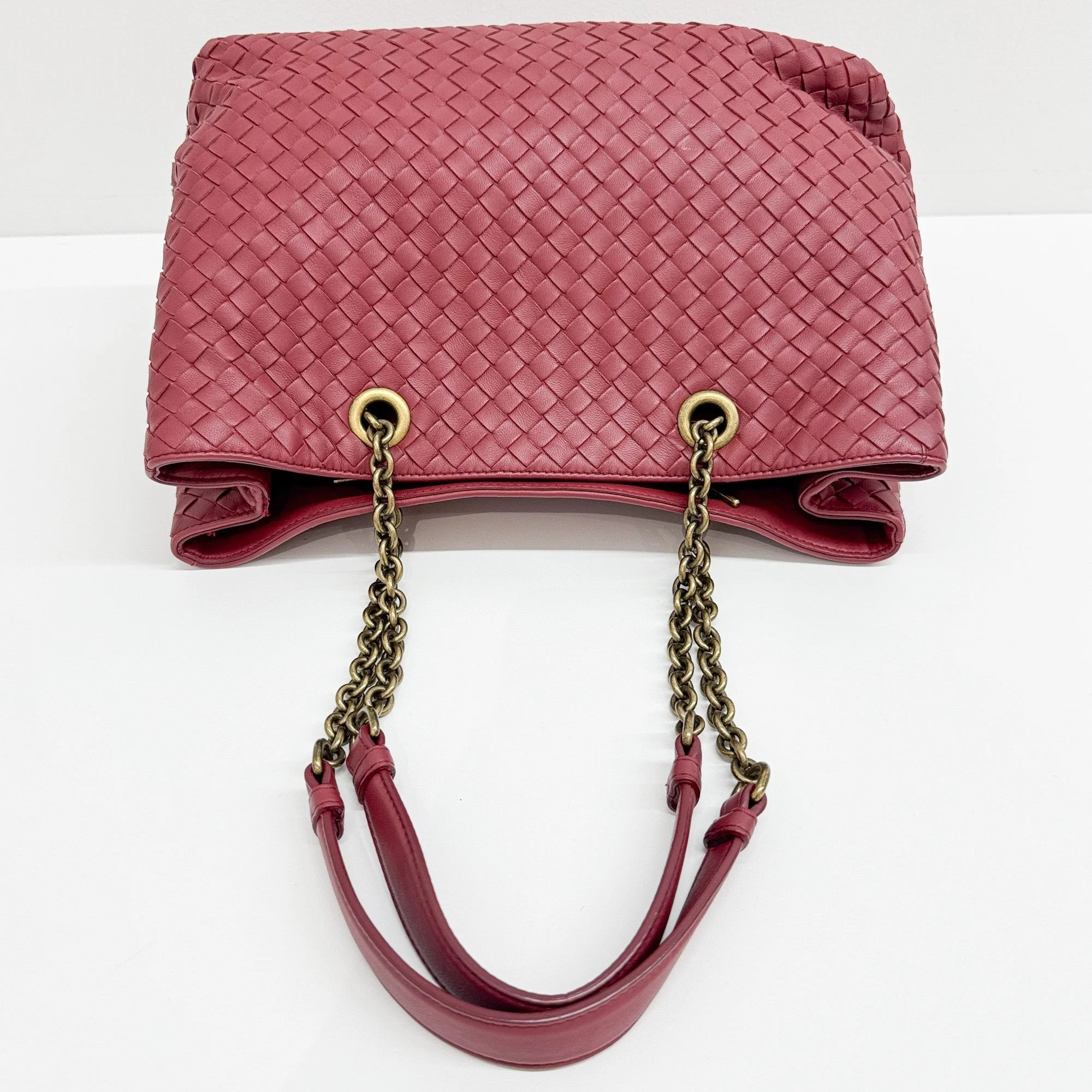 Intrecciato Red Leather Shoulder Bag - Image 7