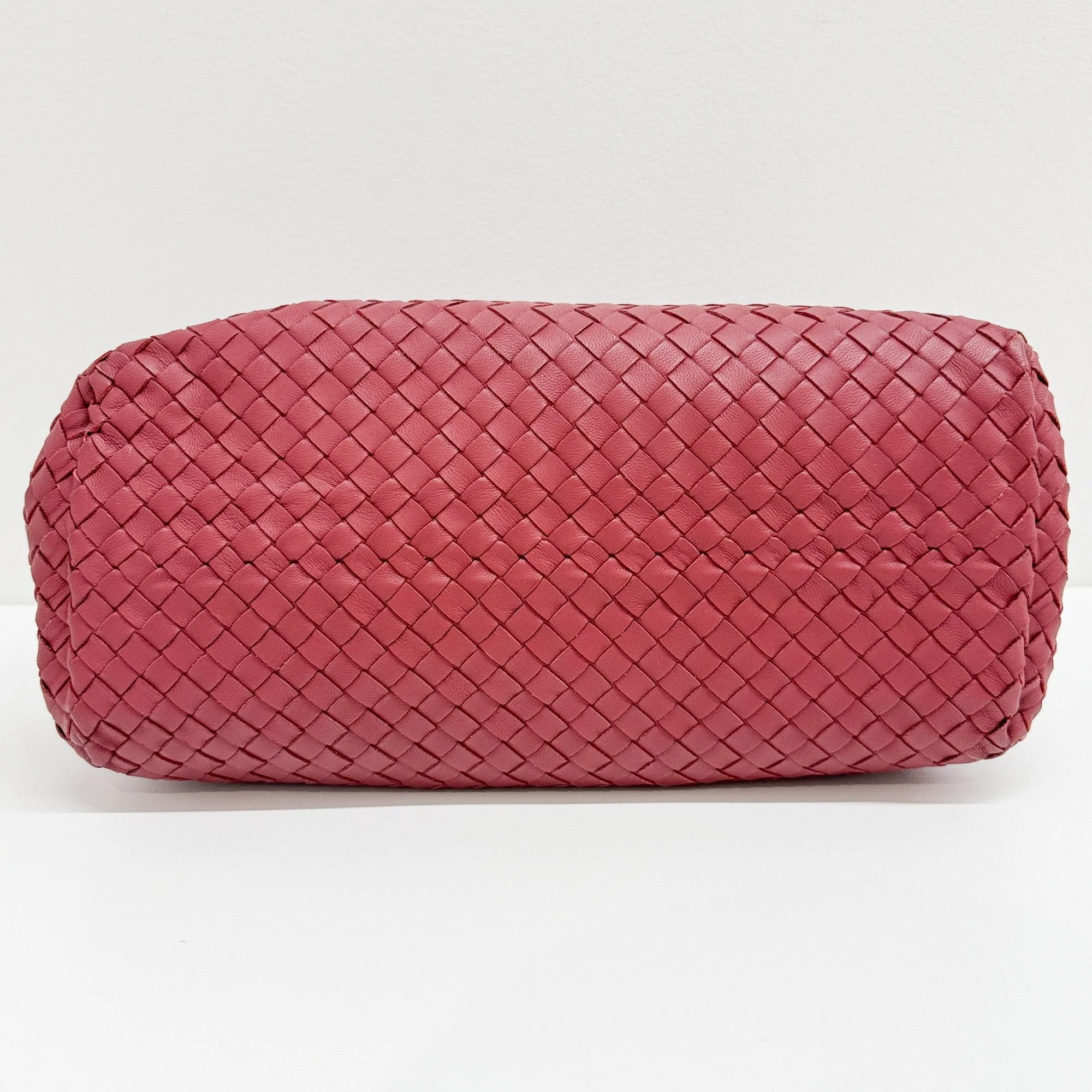Intrecciato Red Leather Shoulder Bag - Image 8