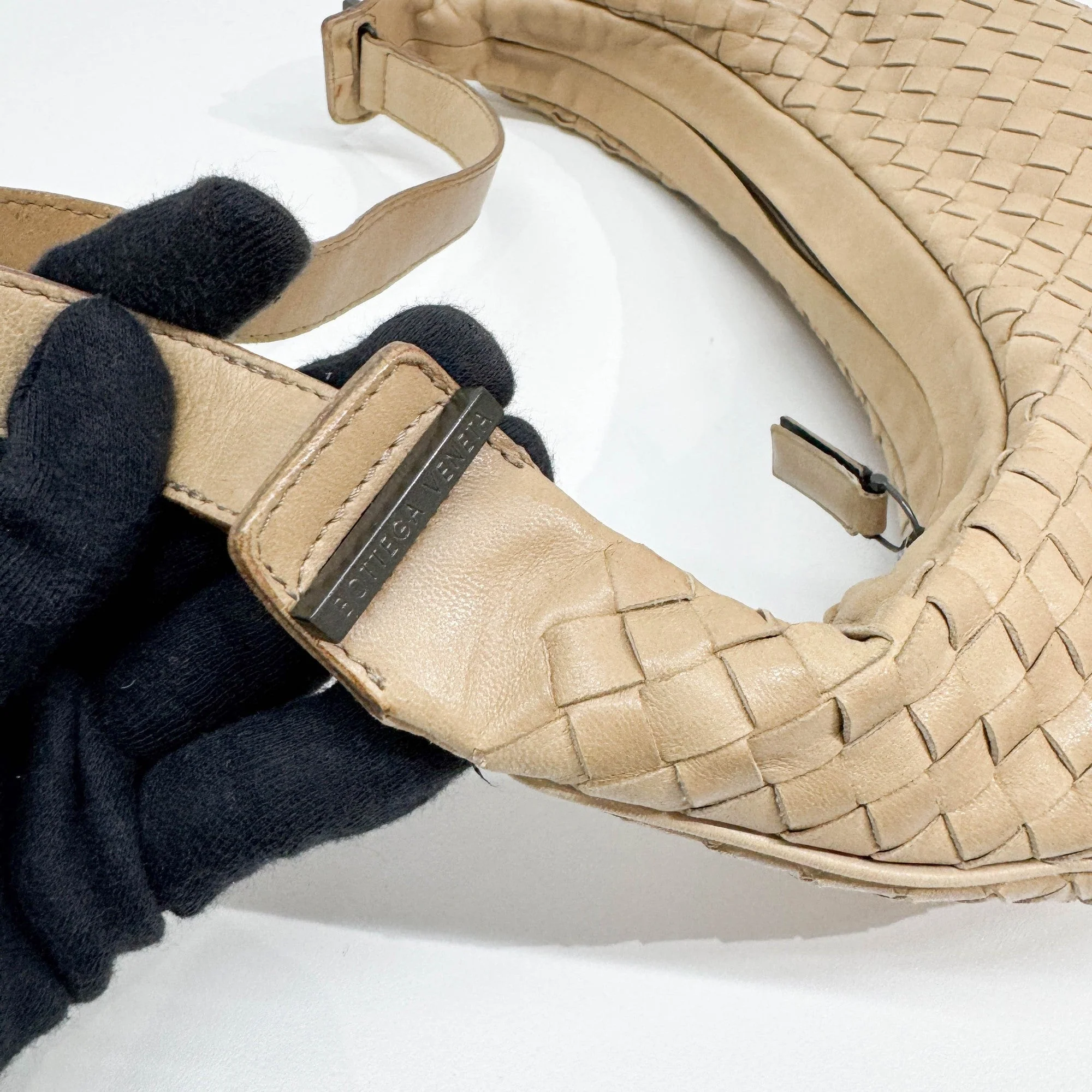 Intrecciato Tan Leather Shoulder Bag - Image 10