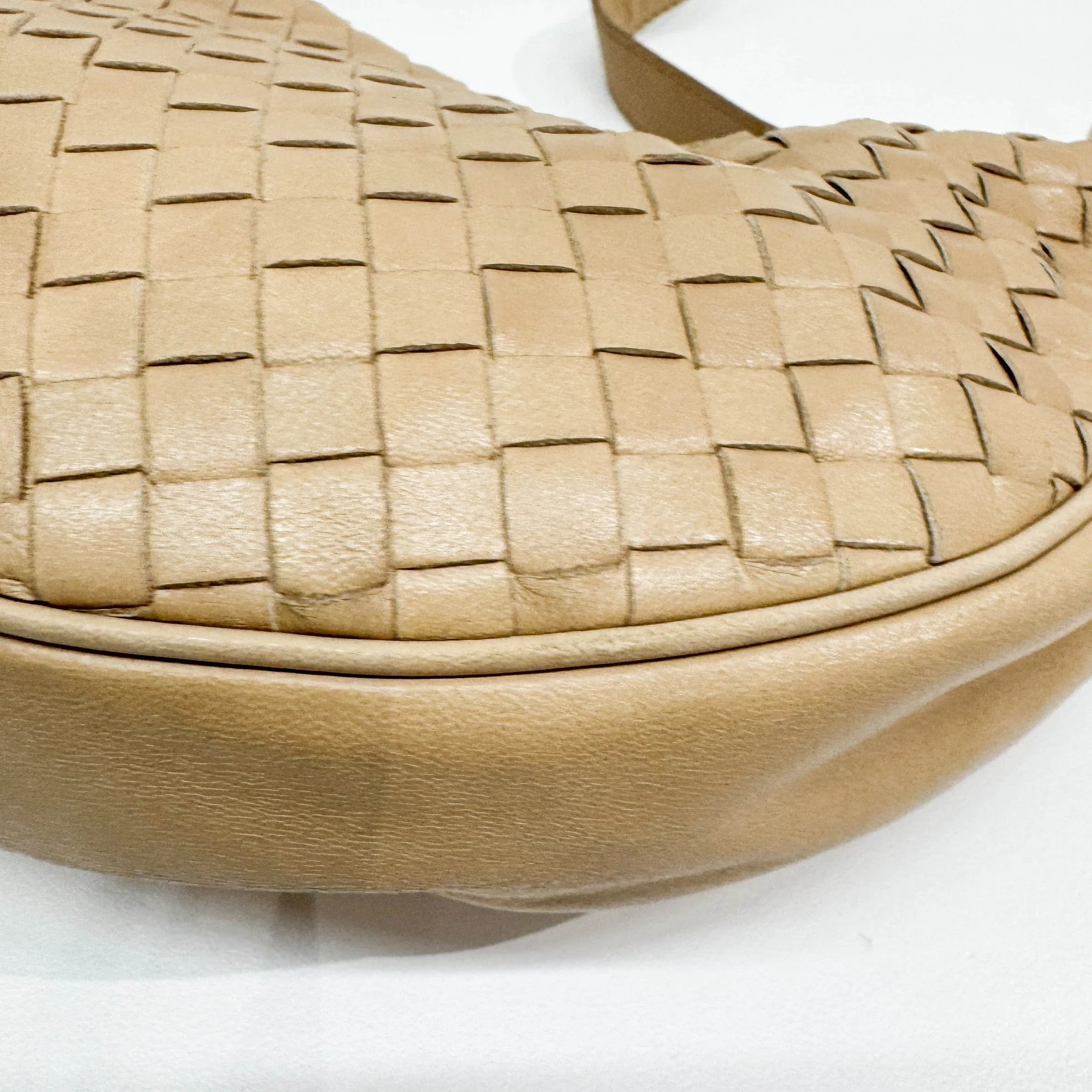 Intrecciato Tan Leather Shoulder Bag - Image 12