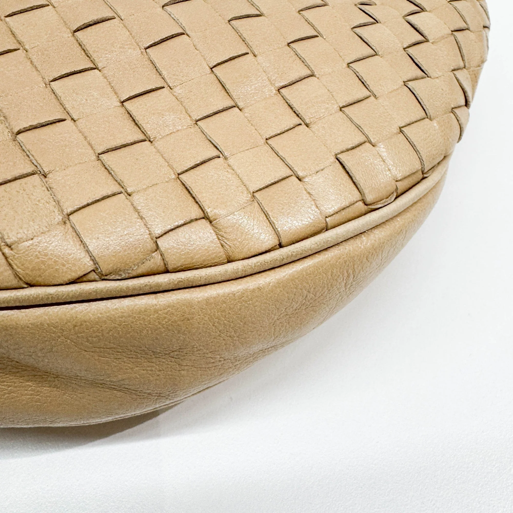 Intrecciato Tan Leather Shoulder Bag - Image 14