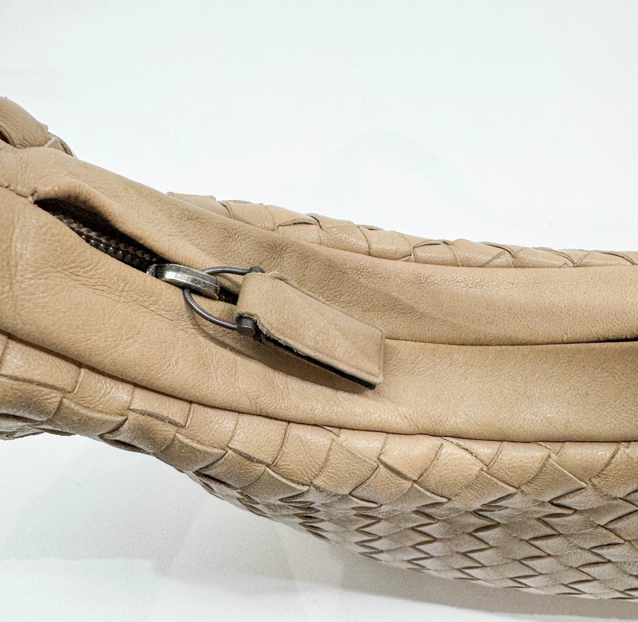 Intrecciato Tan Leather Shoulder Bag - Image 15