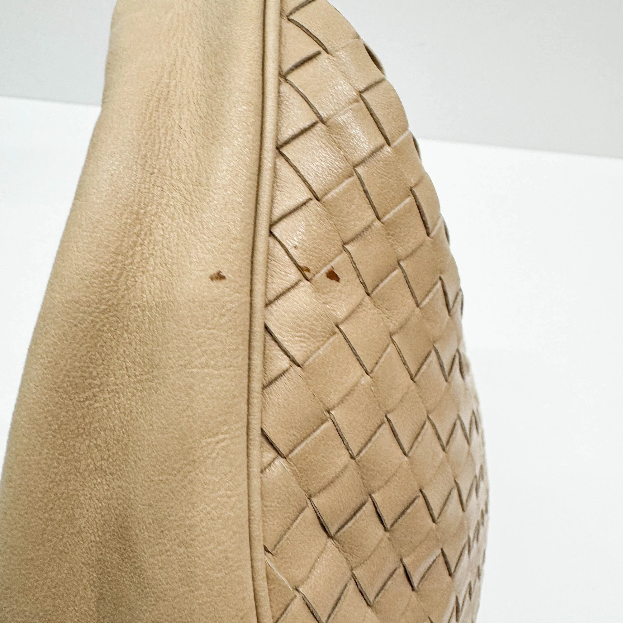 Intrecciato Tan Leather Shoulder Bag - Image 17