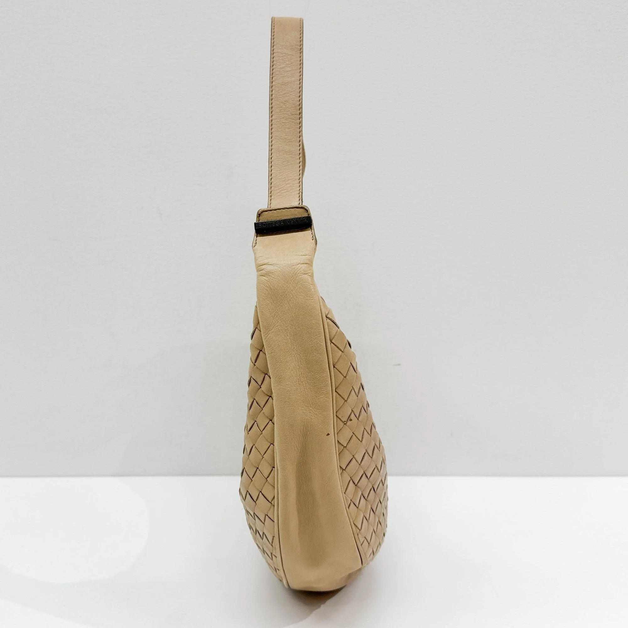 Intrecciato Tan Leather Shoulder Bag - Image 5