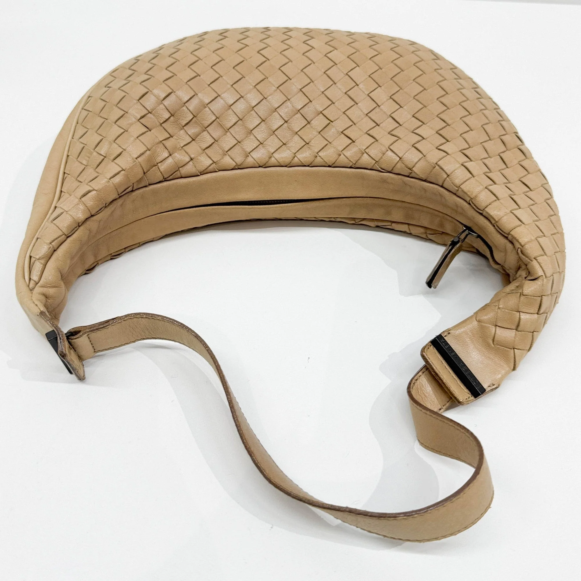 Intrecciato Tan Leather Shoulder Bag - Image 7
