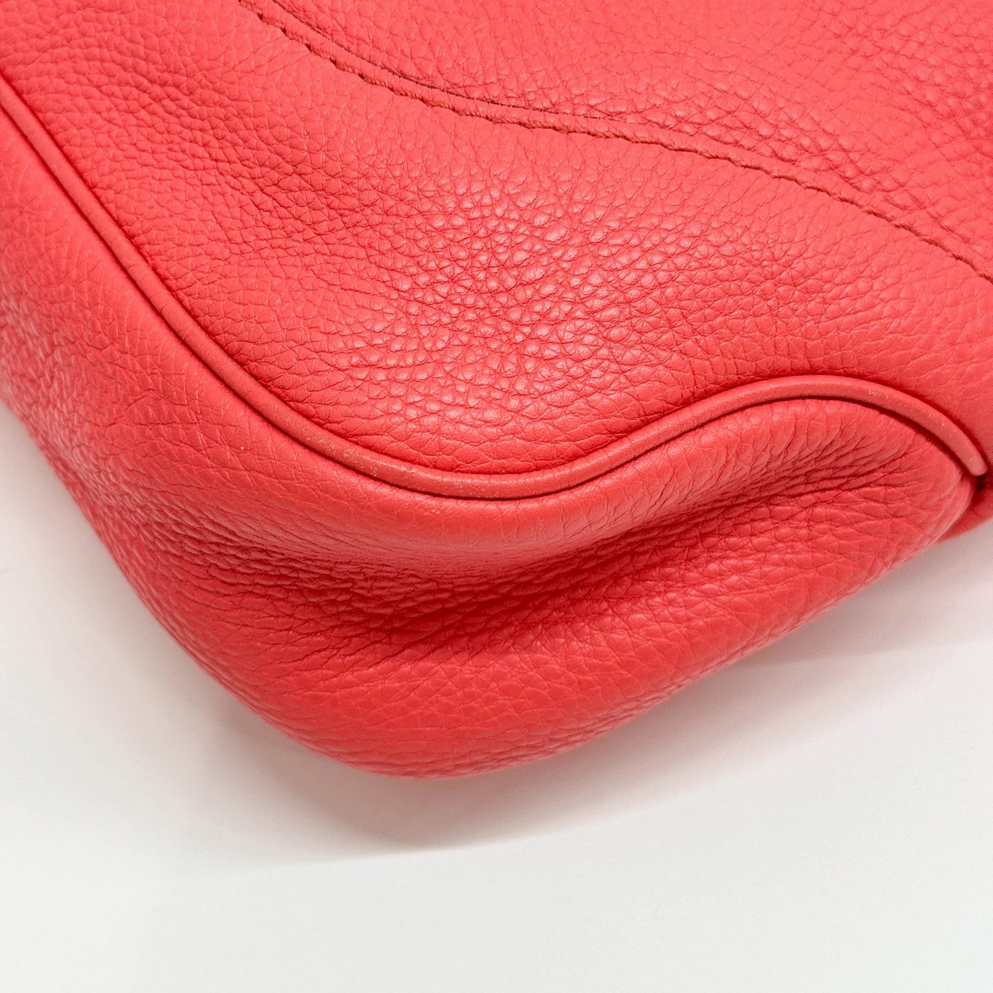 Jackie 1961 Coral Leather Shoulder Bag - Image 10