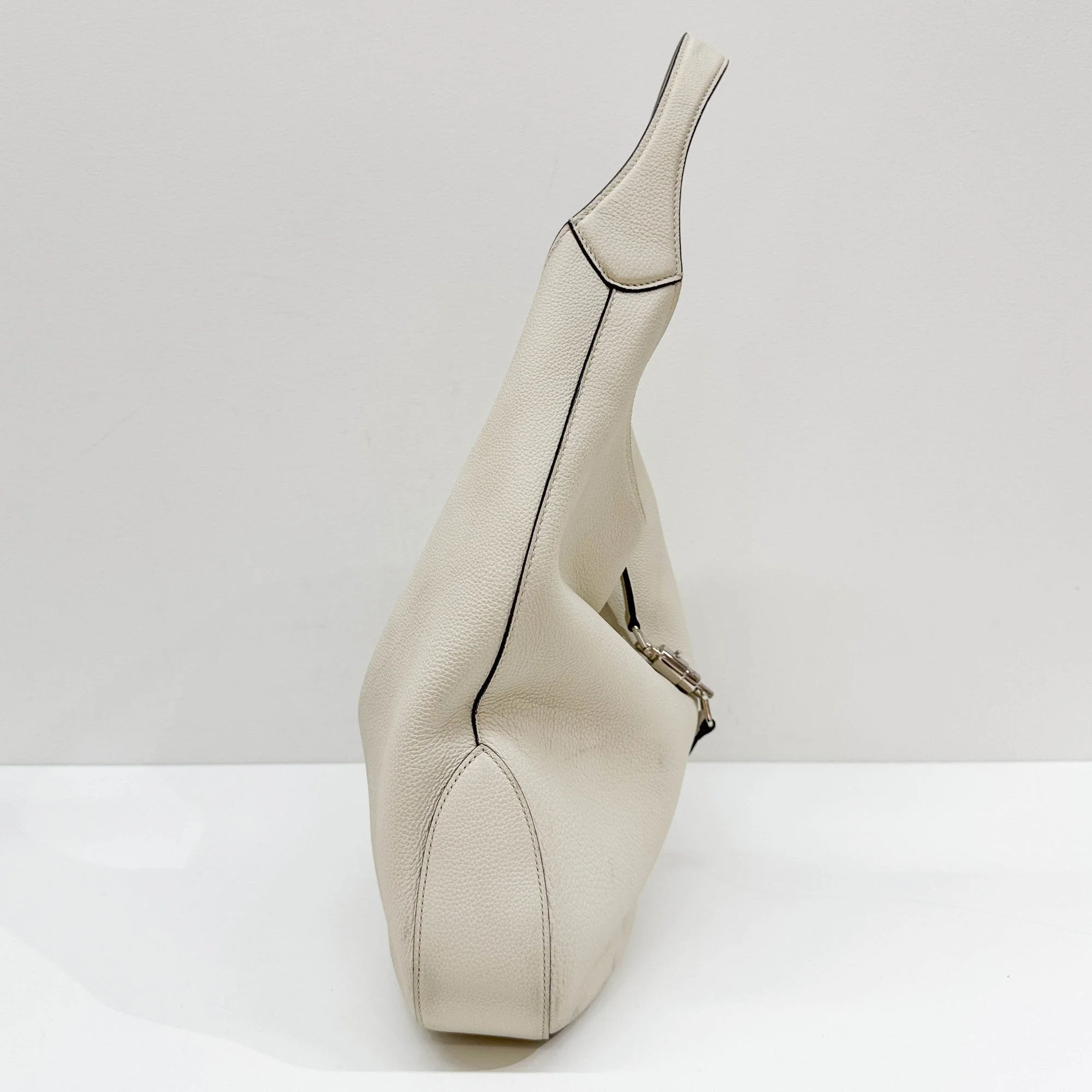 Jackie 1961 Eggshell White Leather Shoulder Bag - Image 5