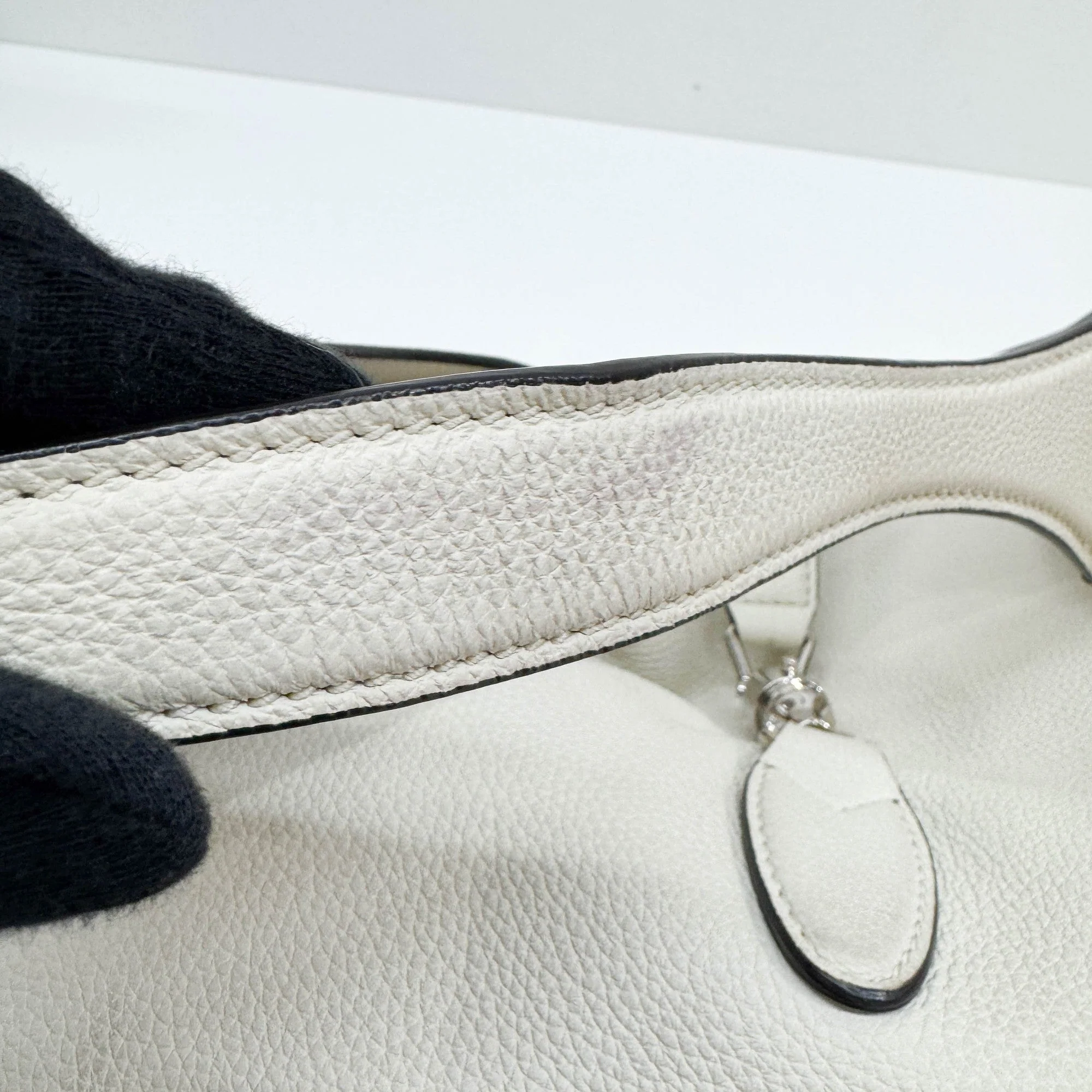 Jackie 1961 Eggshell White Leather Shoulder Bag - Image 8
