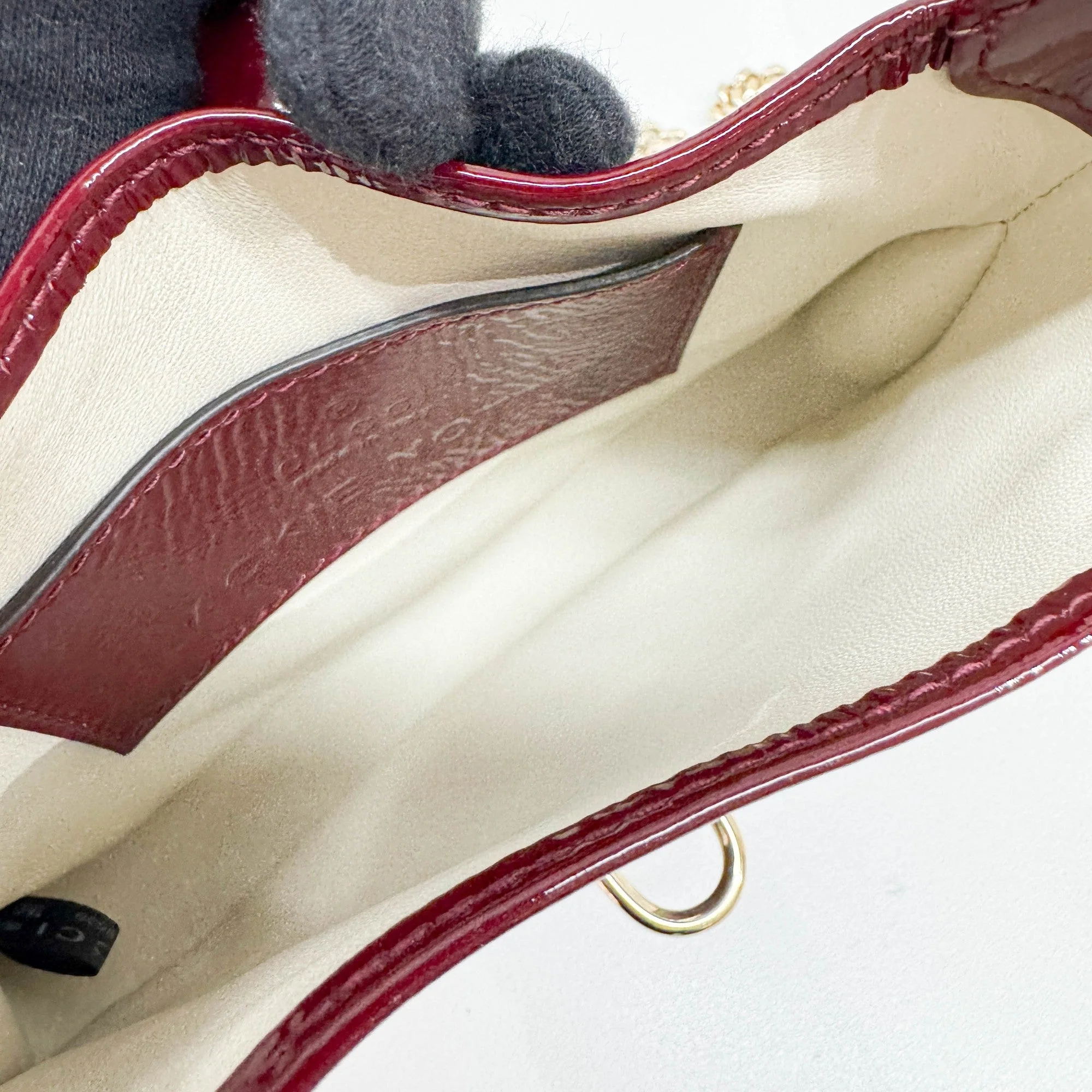 Jackie Notte Red Patent Leather Shoulder Bag - Image 12