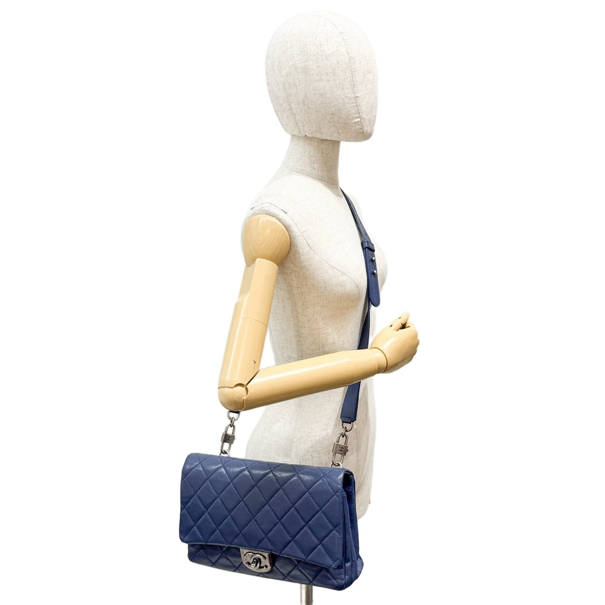 Large 2015 Double Carry with Detachable Chain Blue Quilted Goatskin Crossbody Bag - Image 3