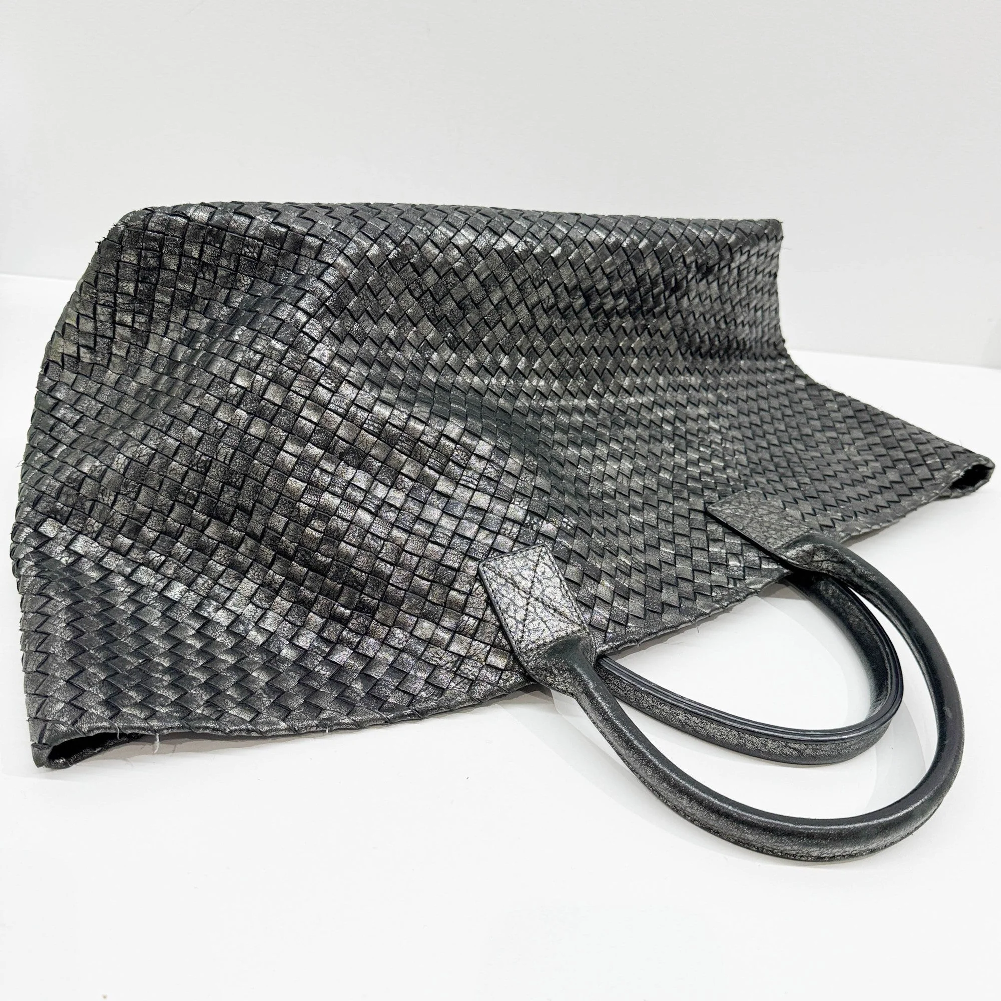 Large Cabat Intrecciato Metallic Grey Tote Bag - Image 6