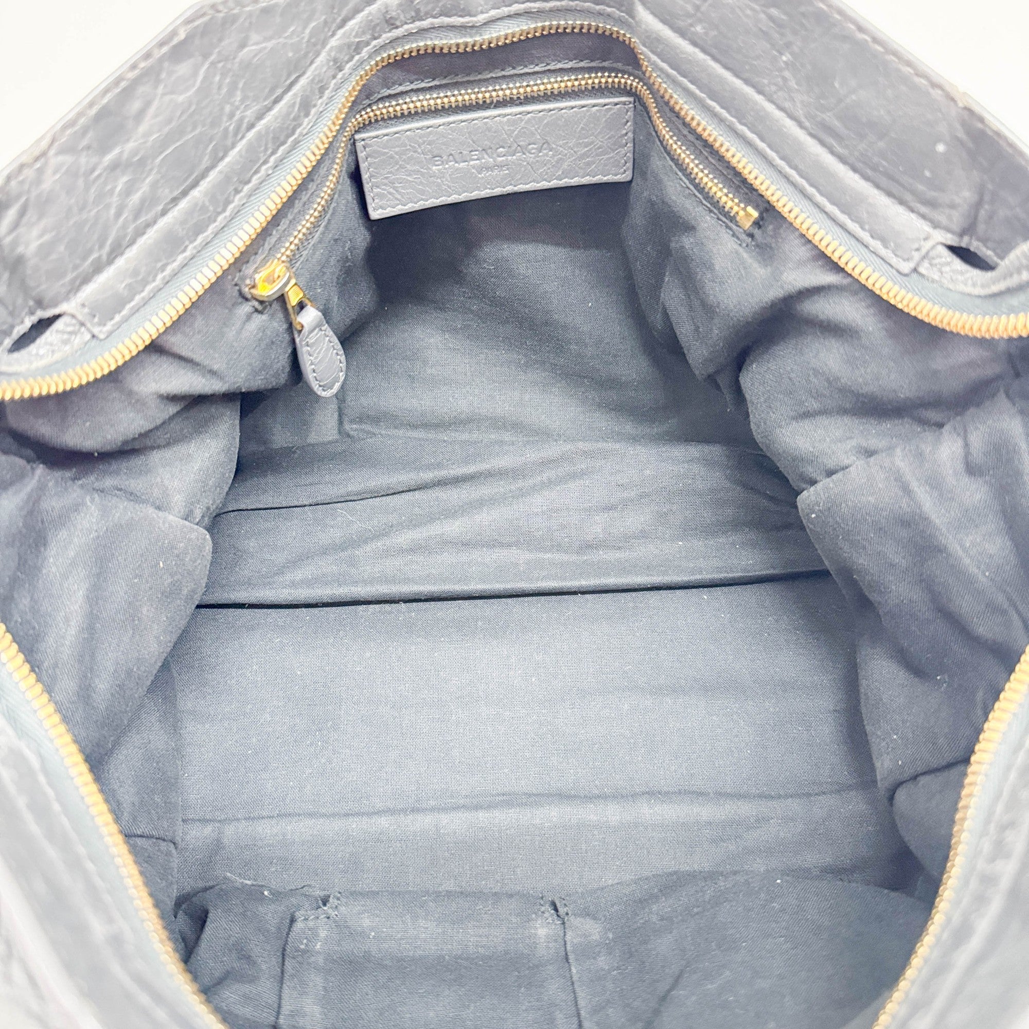 Le City Grey Calfskin Handle Bag - Image 13