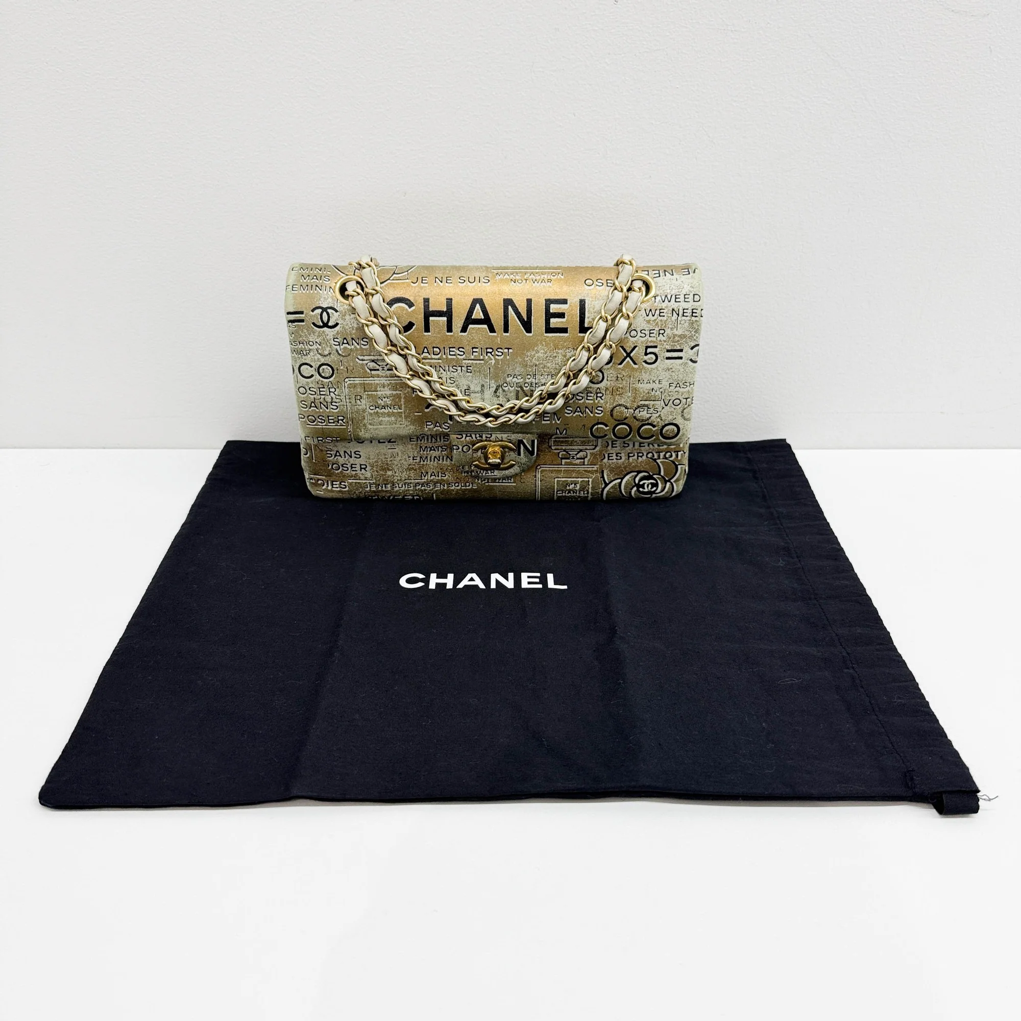 Limited Edition Graffiti Newspaper Classic Double Flap 2015-2016 Multicolor Leather Shoulder Bag - Image 4