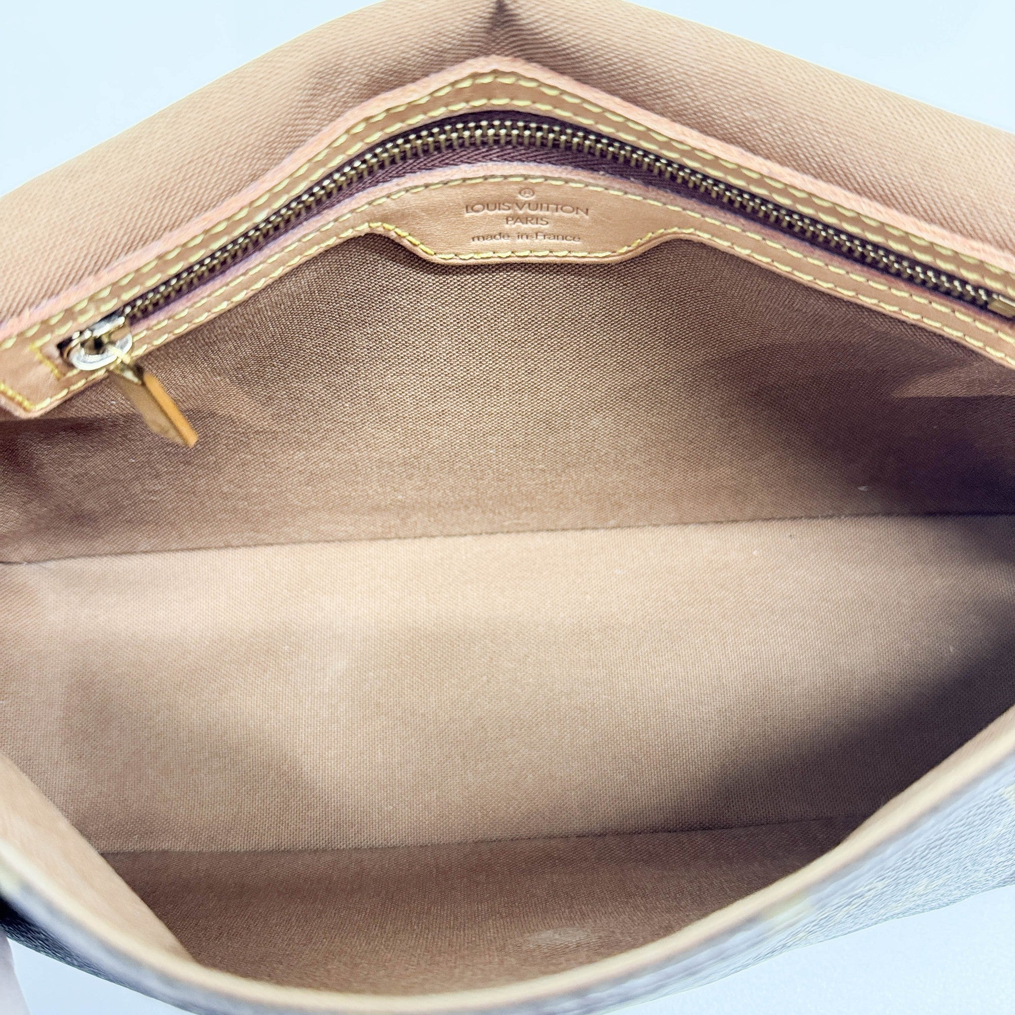 Looping Brown Monogram Canvas Shoulder Bag - Image 13