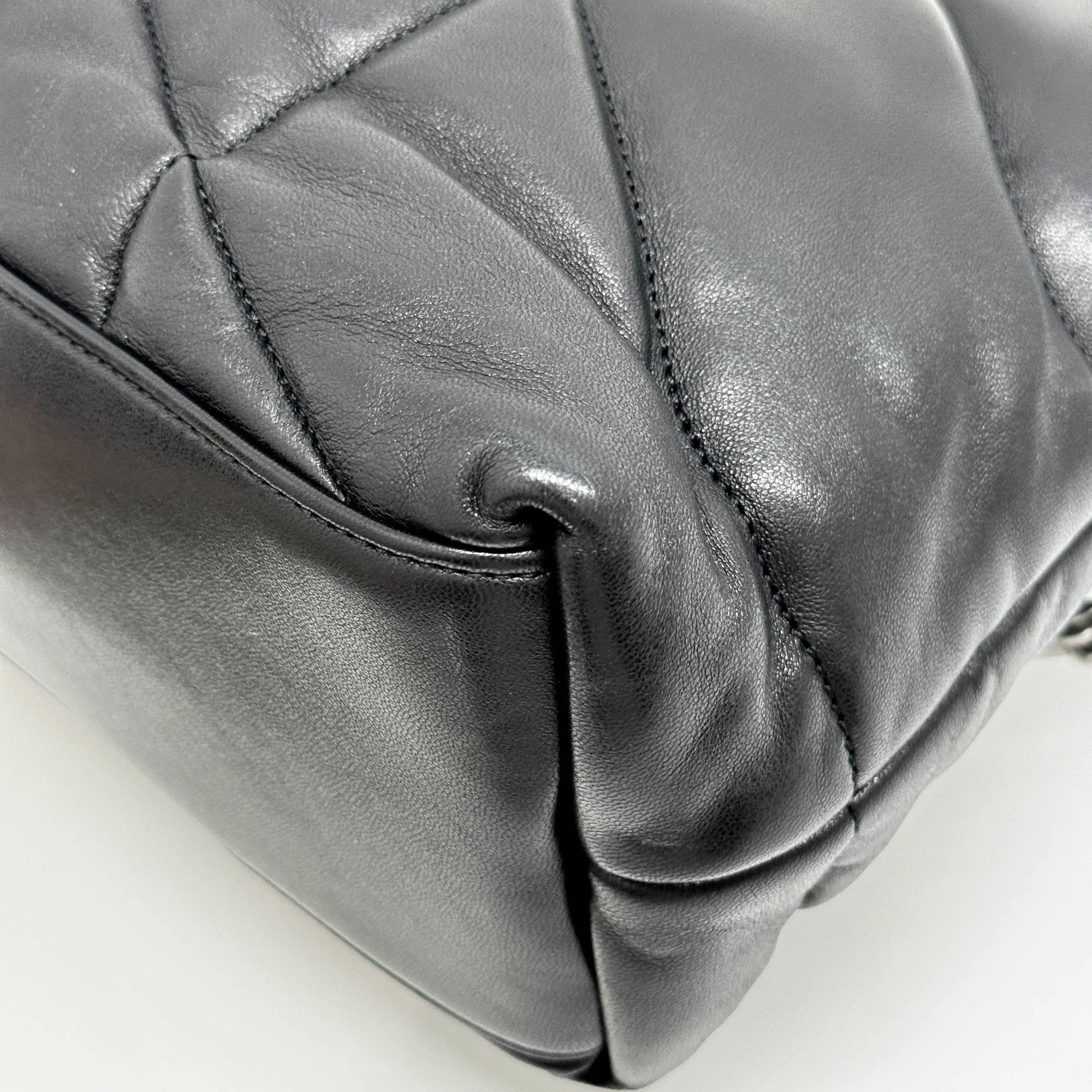 Loulou Calf-skin Black Leather with Silver Chain Shoulder Bag - Image 10