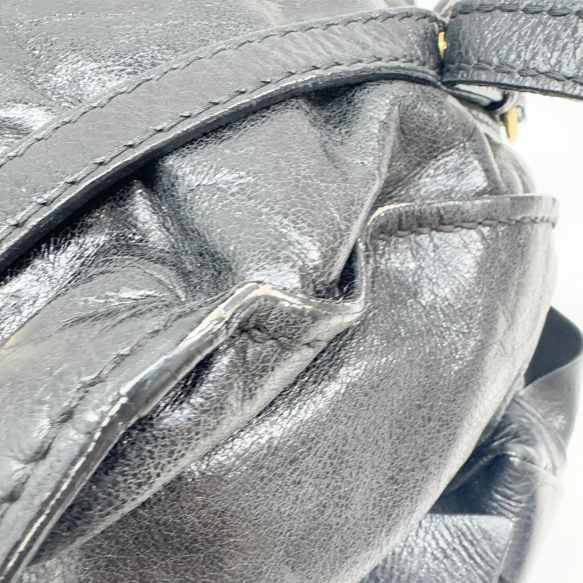 Lux Bow Vitello Black Leather Shoulder Bag - Image 12