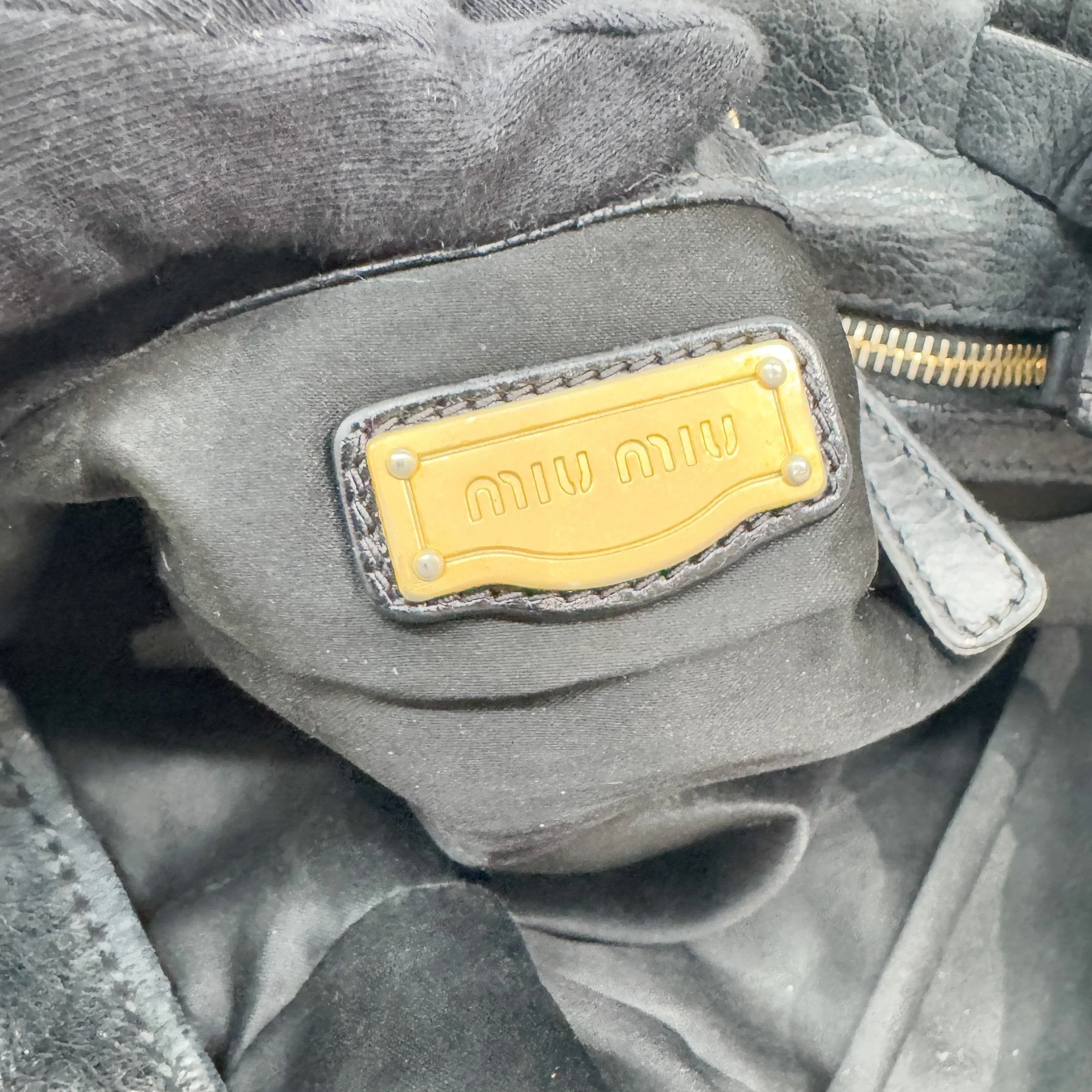 Lux Bow Vitello Black Leather Shoulder Bag - Image 18
