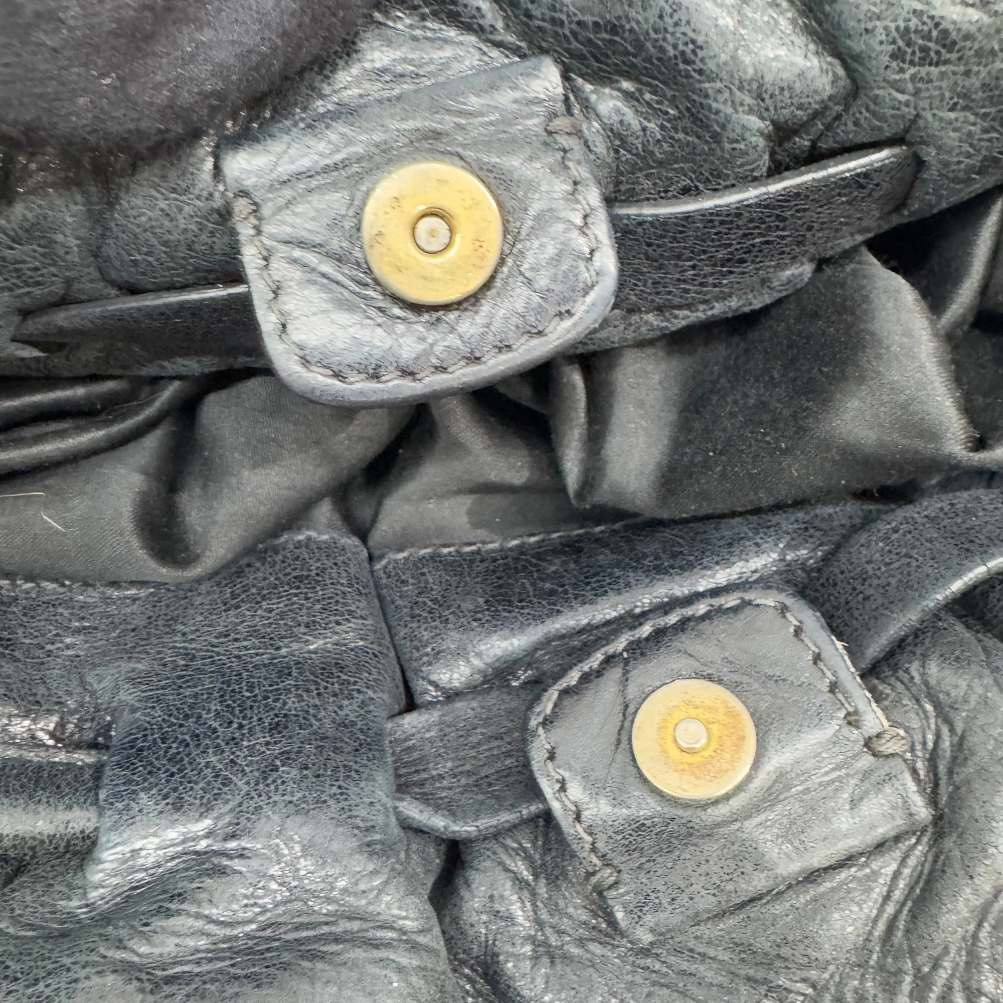 Lux Bow Vitello Black Leather Shoulder Bag - Image 20